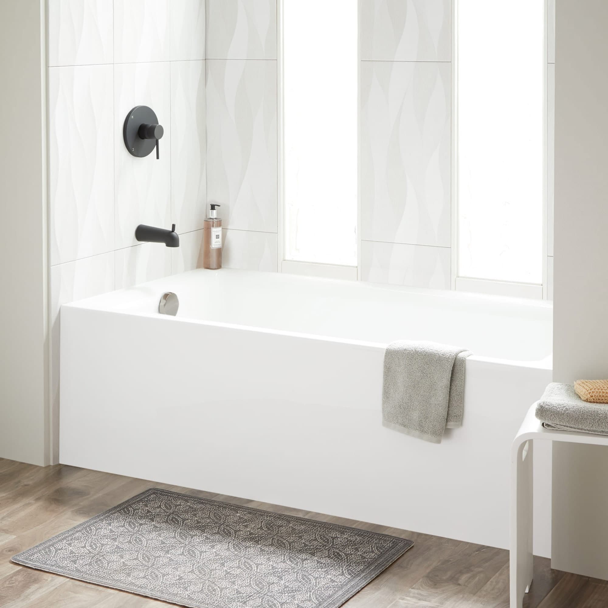 Signature Hardware 447047 Sitka 32-in x 60-in White Acrylic Rectangular Alcove Soaking bathtub with Drain ( Left Drain )