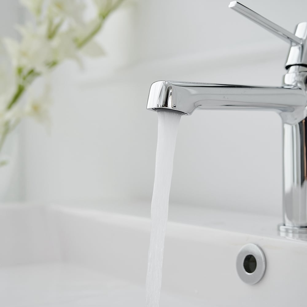 Polished Chrome Single Handle Modern Bathroom Faucet