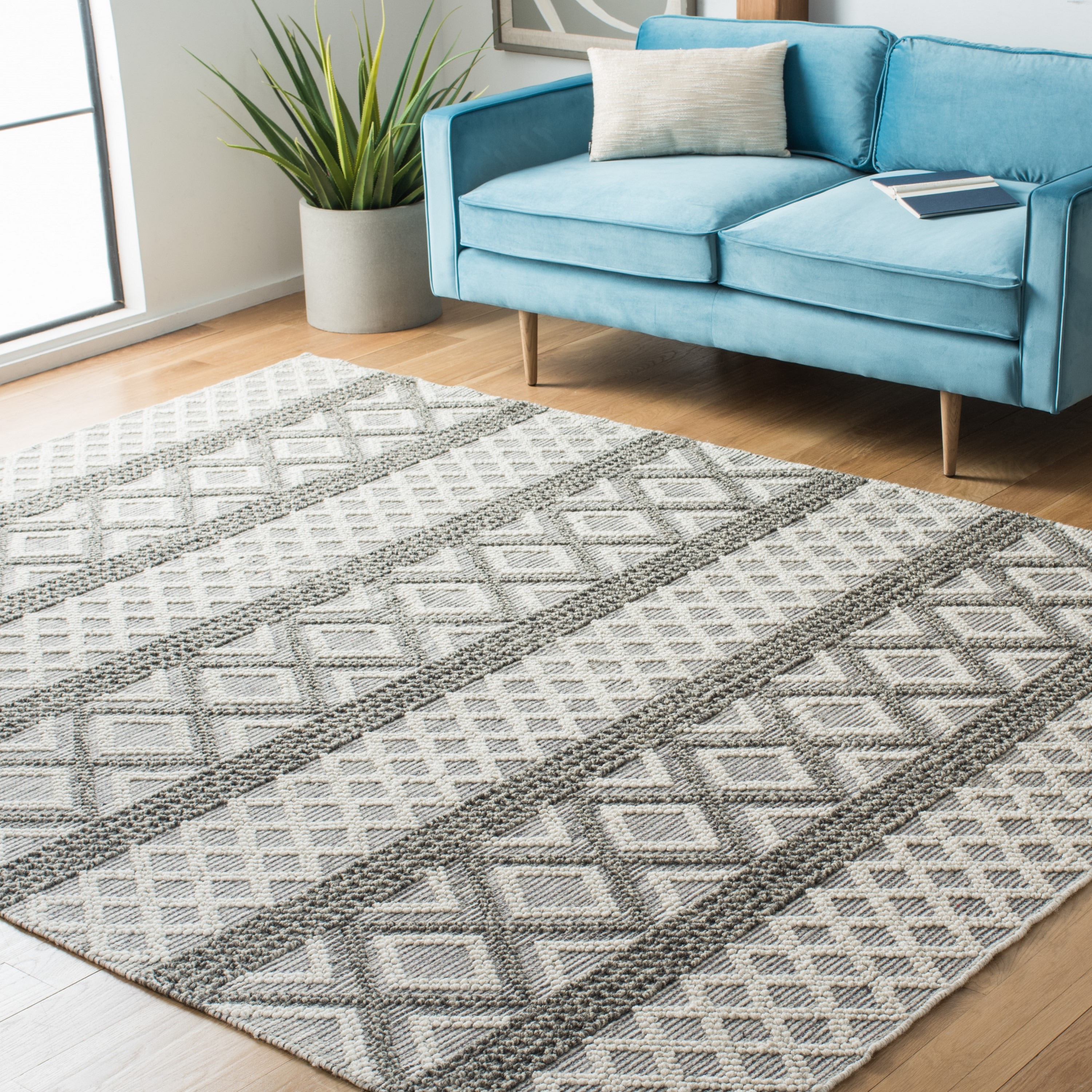 Safavieh VRM211H-8 Vermont Magi 8 x 10 (ft) Wool Ivory/Dark Gray Rectangular Indoor Geometric Bohemian/Eclectic Area rug