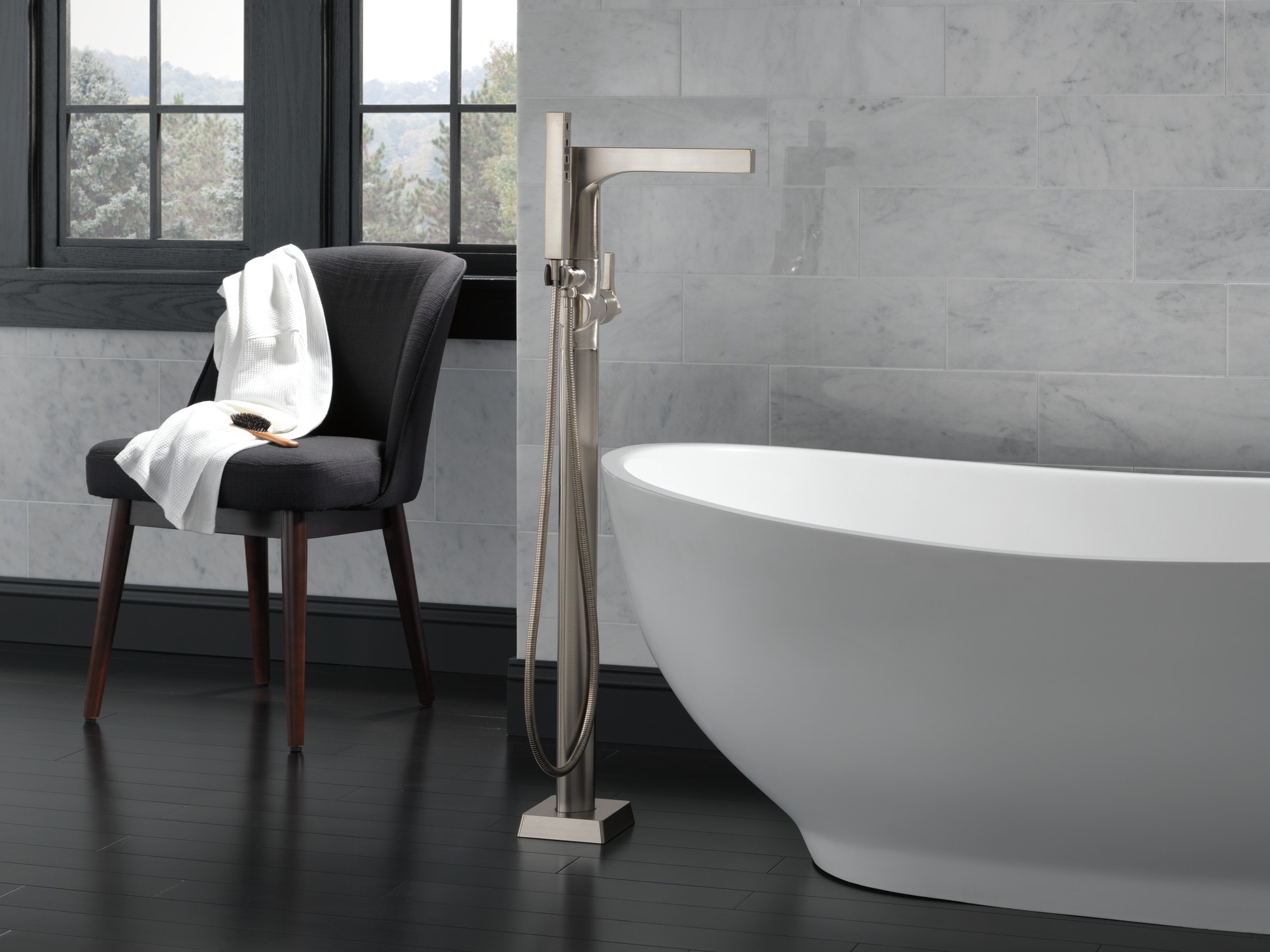 Delta T4774-SSFL Roman-Tub-Faucets - View #2