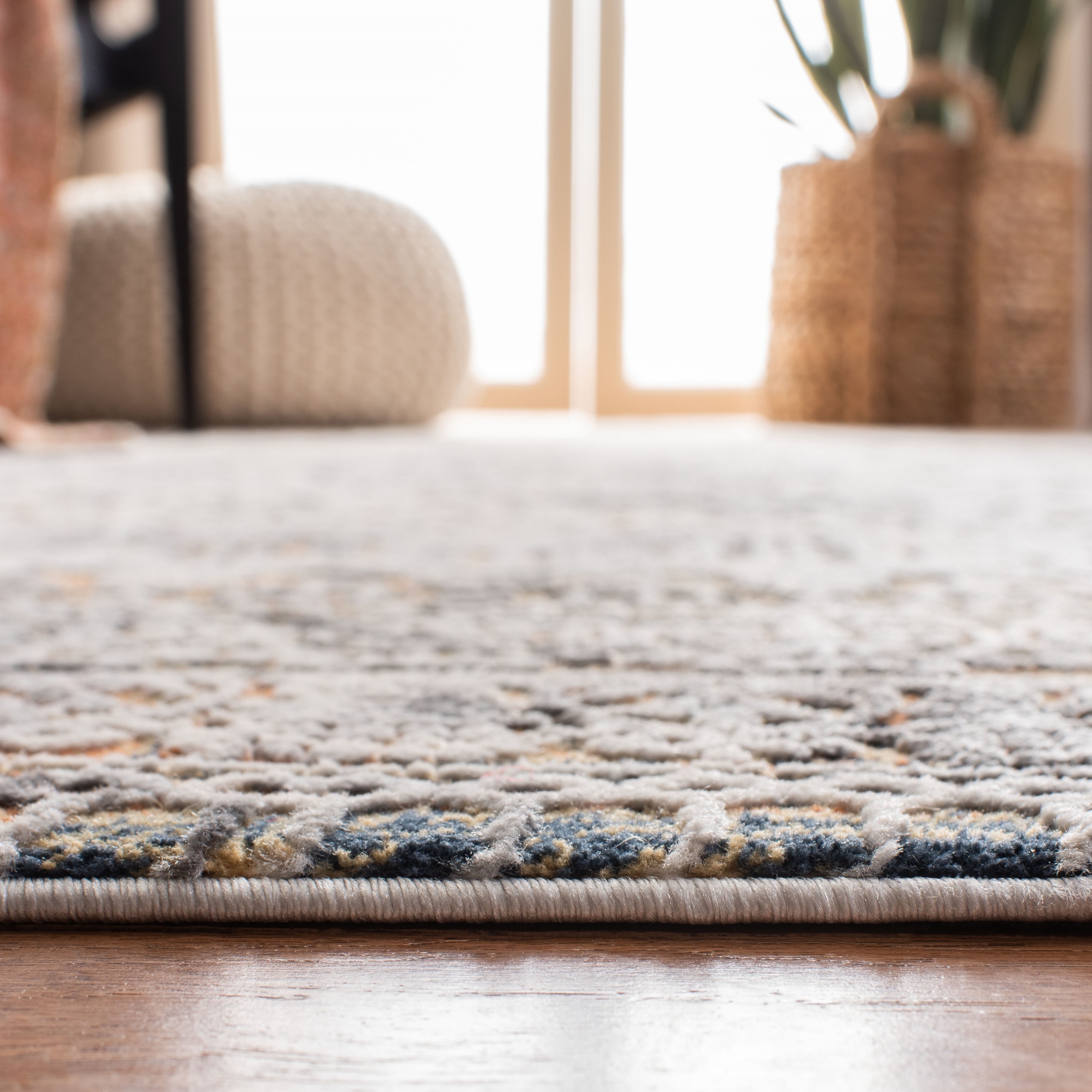 Reversible Easy-Care Grey/Brown Synthetic Rug, 4' x 6'
