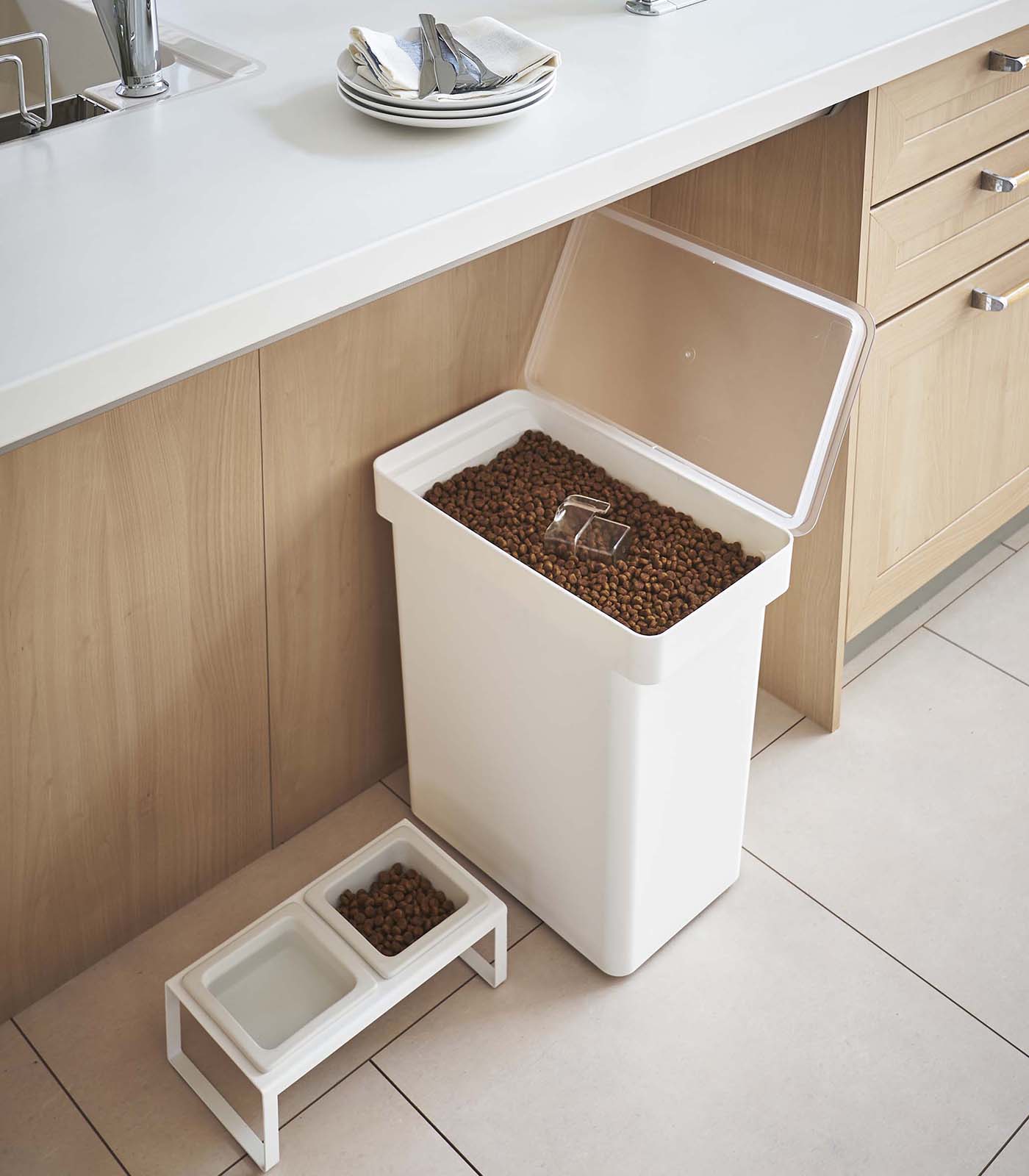 Yamazaki 5617 Pet-Food-Storage - Thumbnail View #2