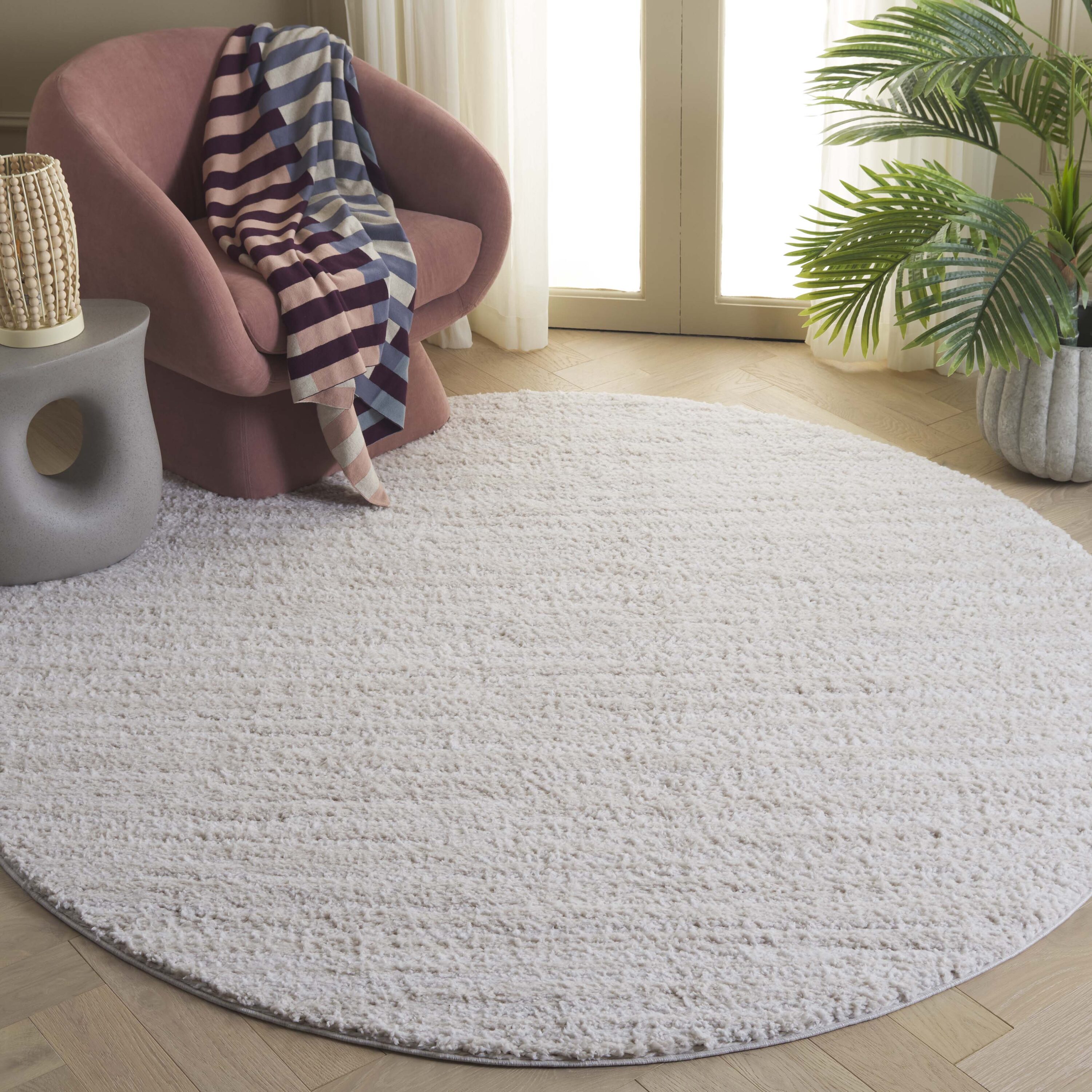 Safavieh RMS110A-7R Rumi Shag 110A Ivory / Light Beige 6ft-7in x 6ft-7in