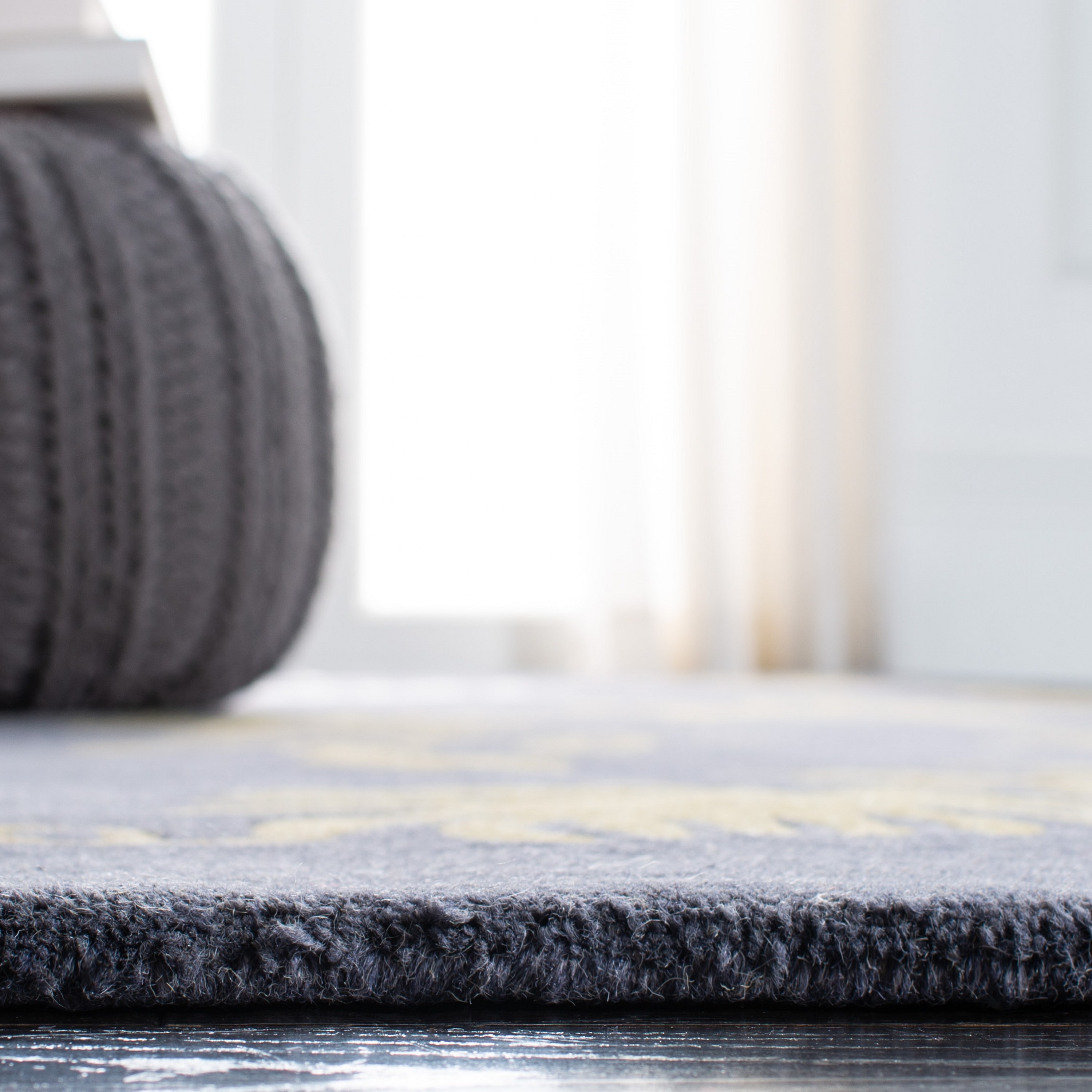 Safavieh SOH313C-28 rugs - View #4