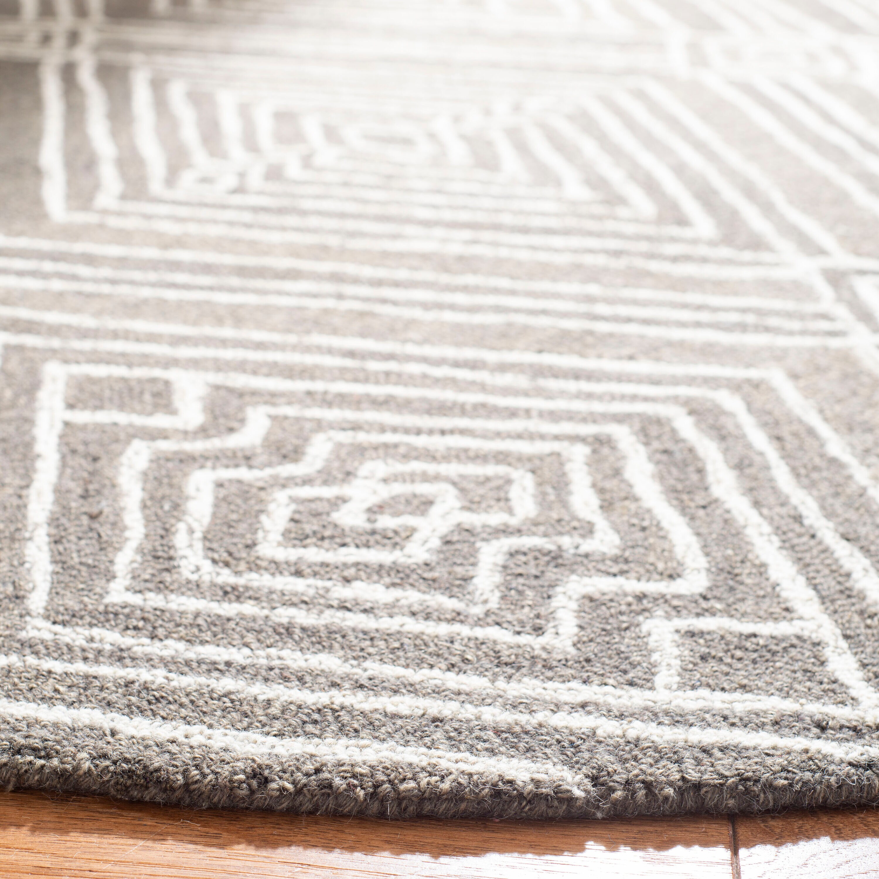 Safavieh MLP608F-5R rugs - View #3