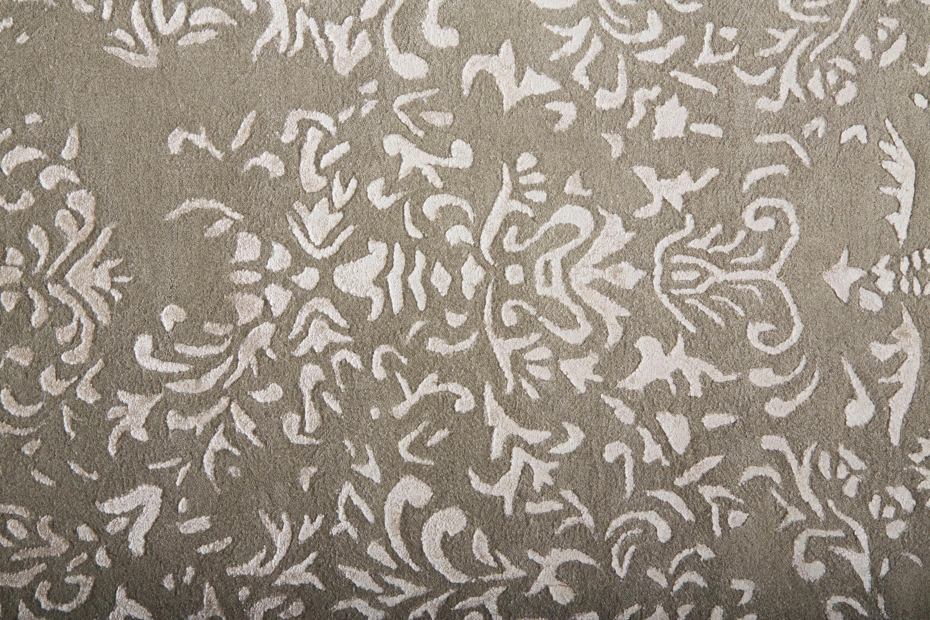 Handmade Silken Wool 8' x 10' Floral Tufted Area Rug in Gray and Taupe
