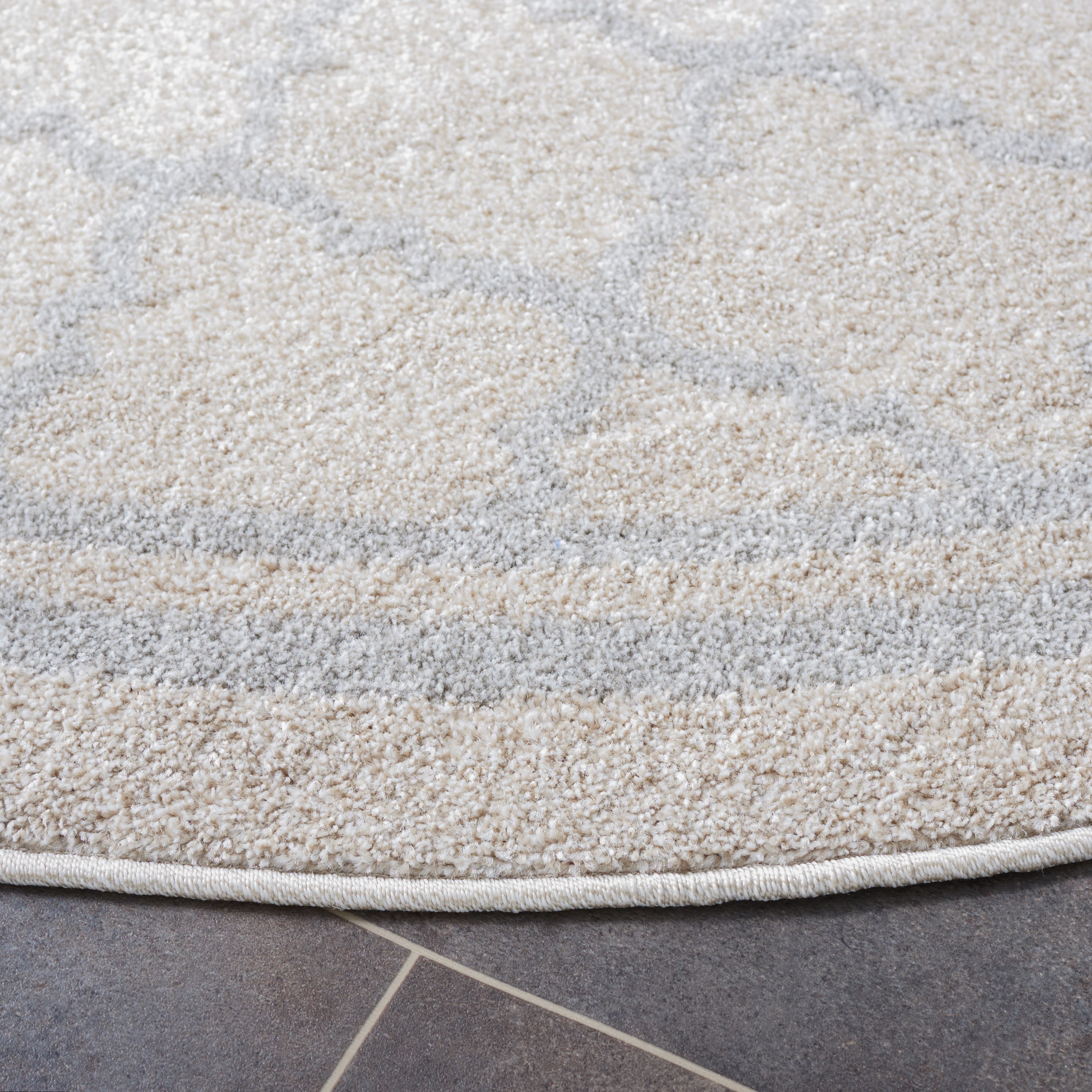 Safavieh AMT422E-5R rugs - View #3