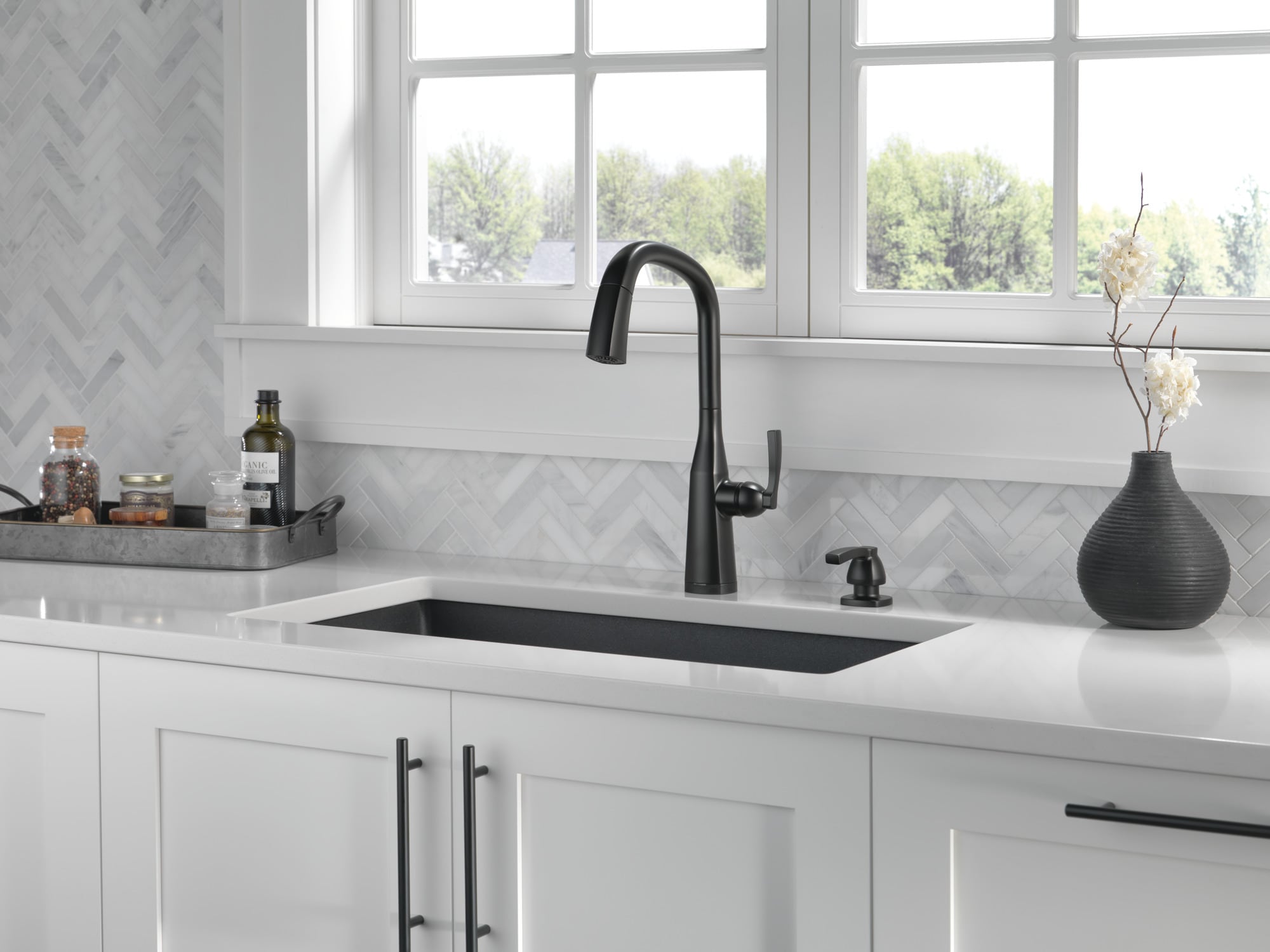 Matte Black Brass Pull-Out Spray Kitchen Faucet