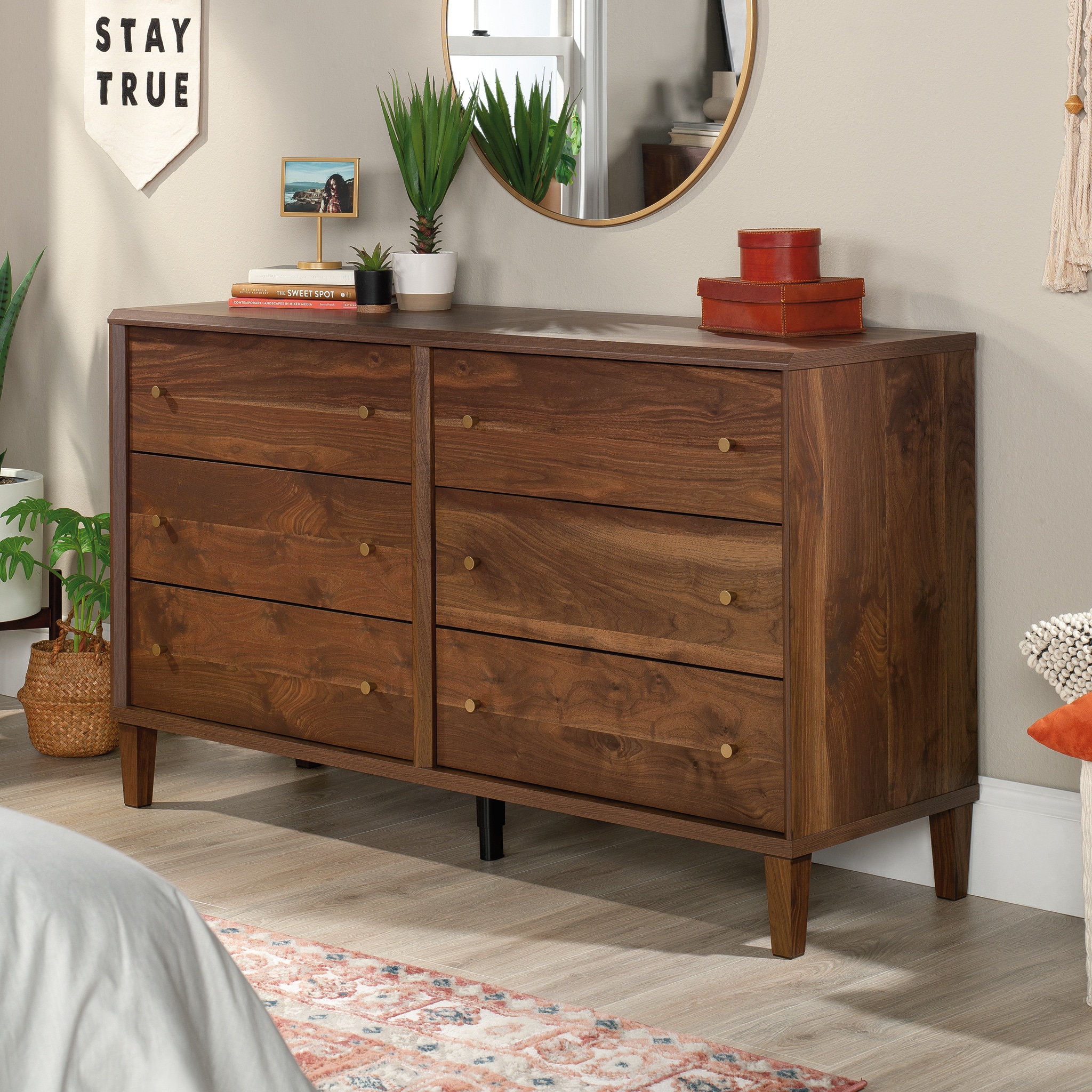 Sauder 433807 Grand Walnut 6 -Drawer Standard dresser