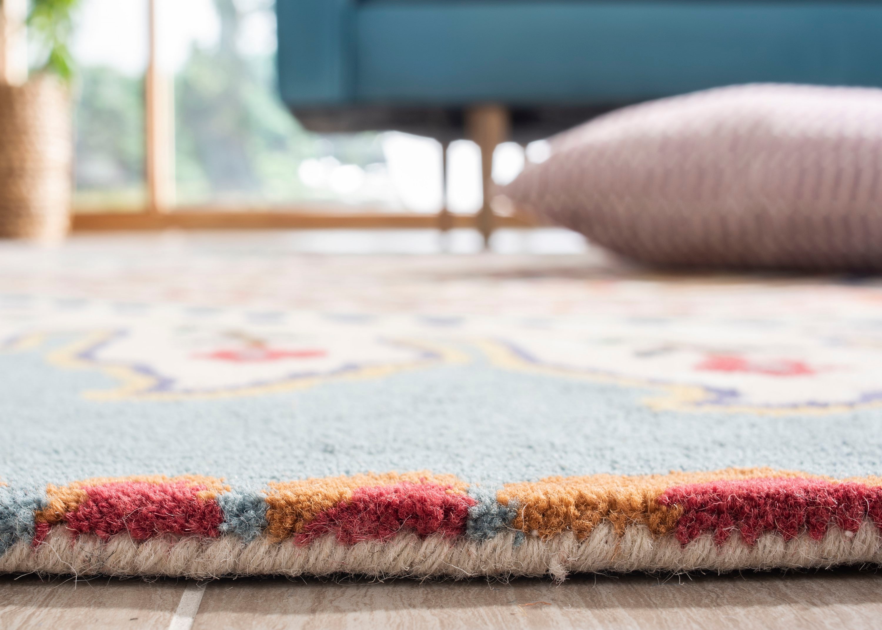 Ivory Multicolor Hand-Tufted Wool 4' x 6' Area Rug