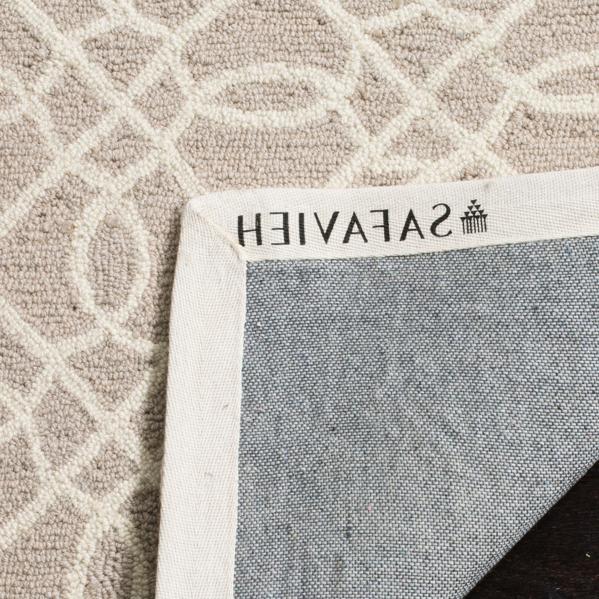 Safavieh HK739A-5 rugs - View #4