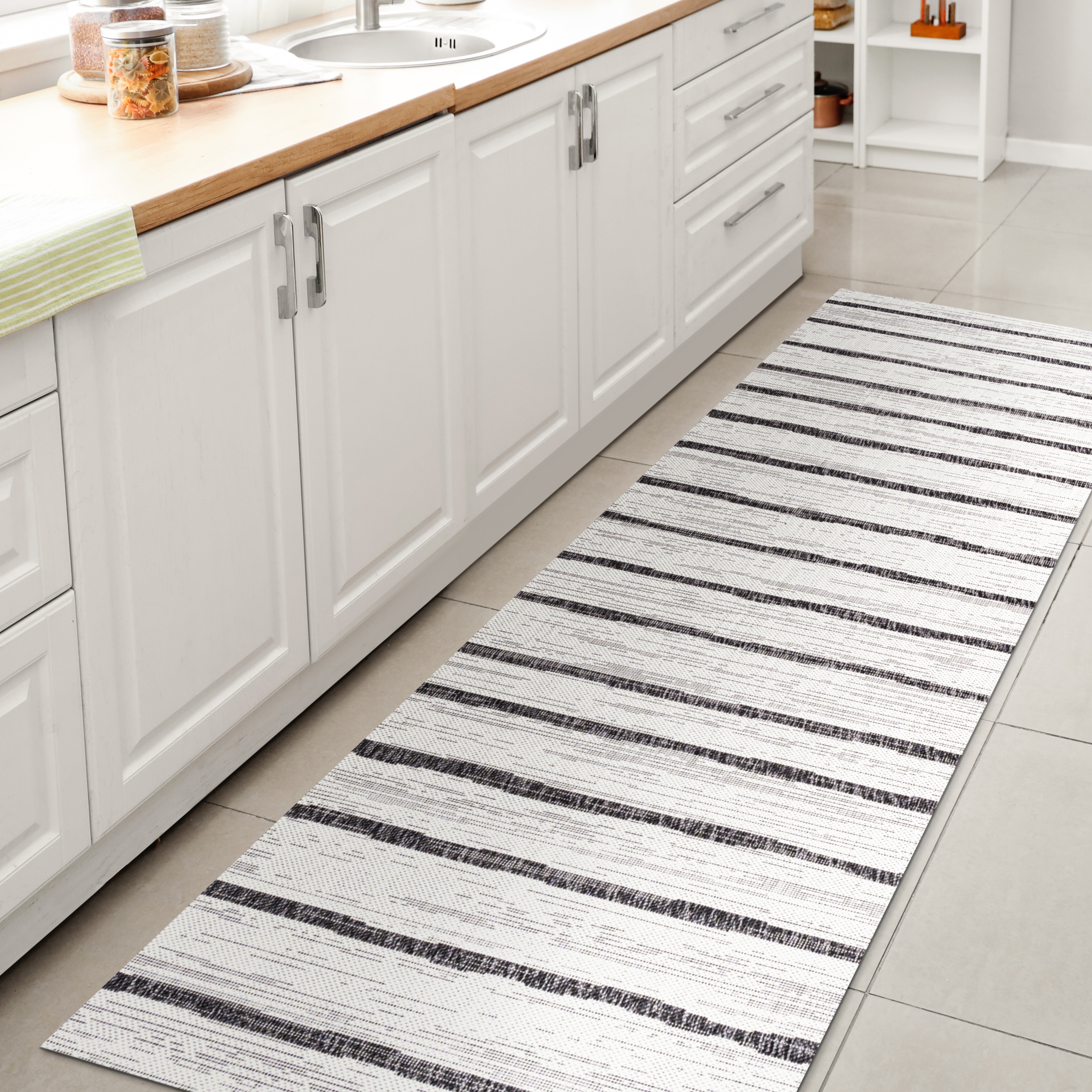JONATHAN  Y SMB125D-210 Santa Monica Colonia Berber 2 x 10 (ft) Loomed Polypropylene Ivory/Black Rectangular Indoor/Outdoor Stripe Bohemian/Eclectic Runner rug