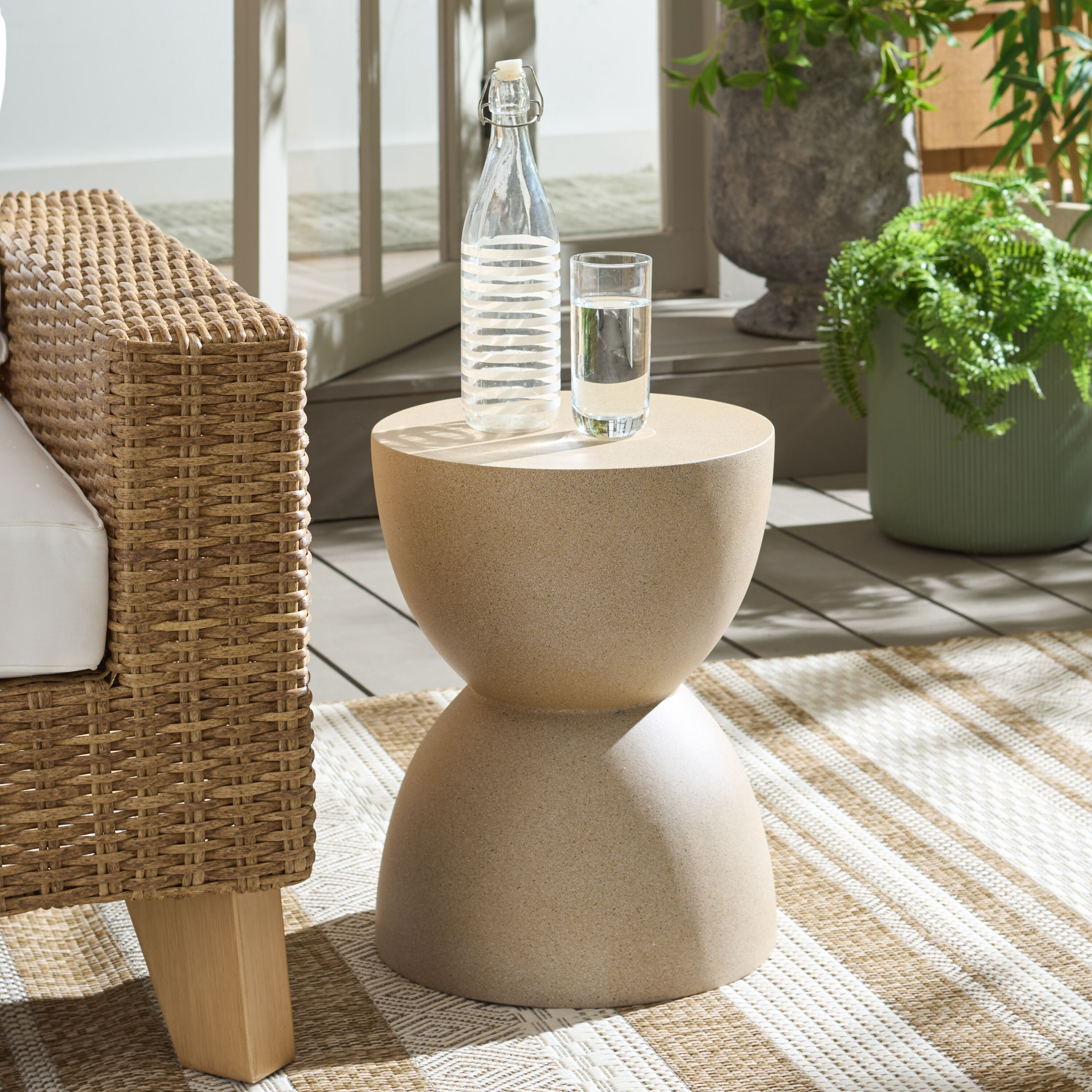 Safavieh -  Tina Hourglass Accent Table