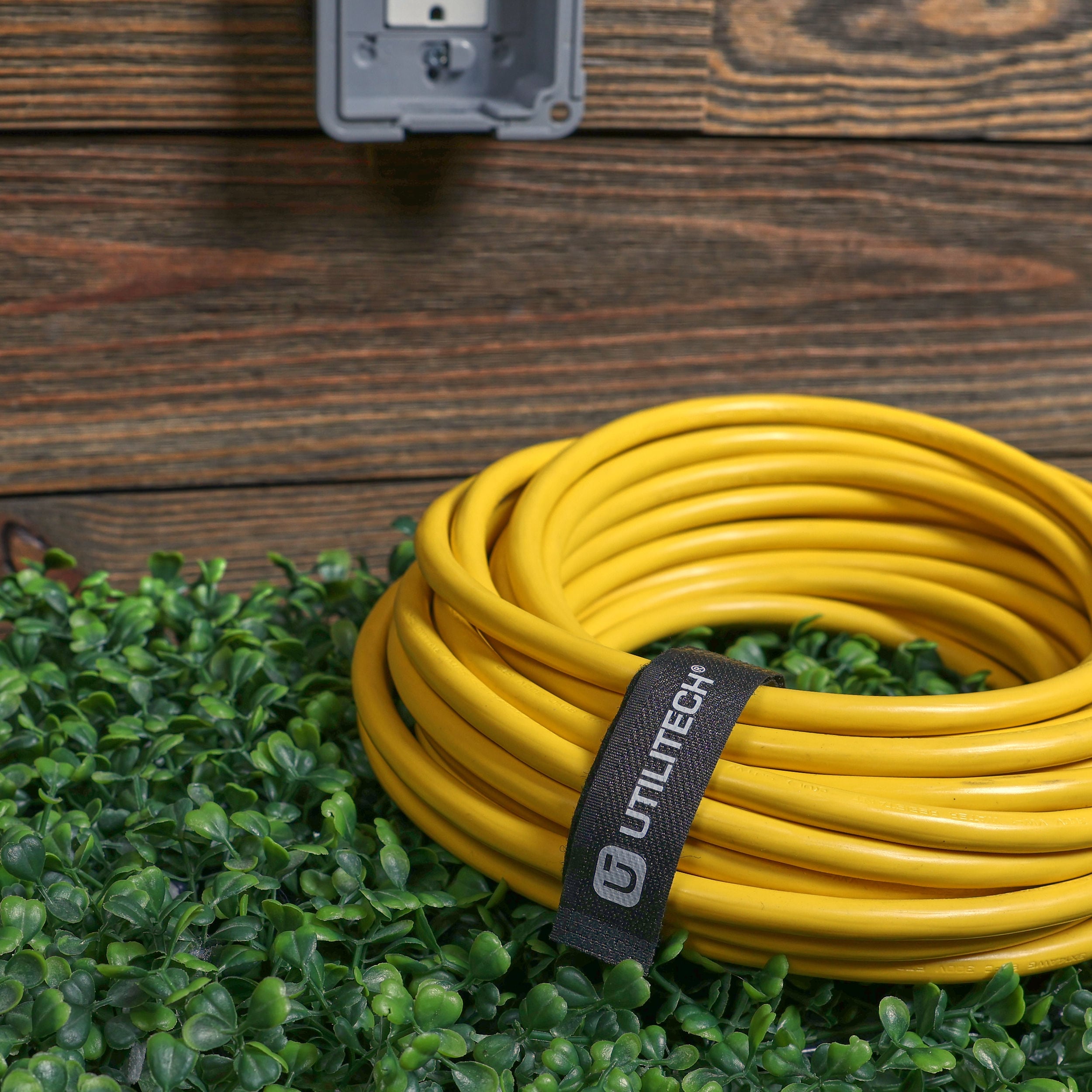 Utilitech 100-ft 14/3-Prong Outdoor Sjtw Medium Duty General Extension Cord  in the Extension Cords department at