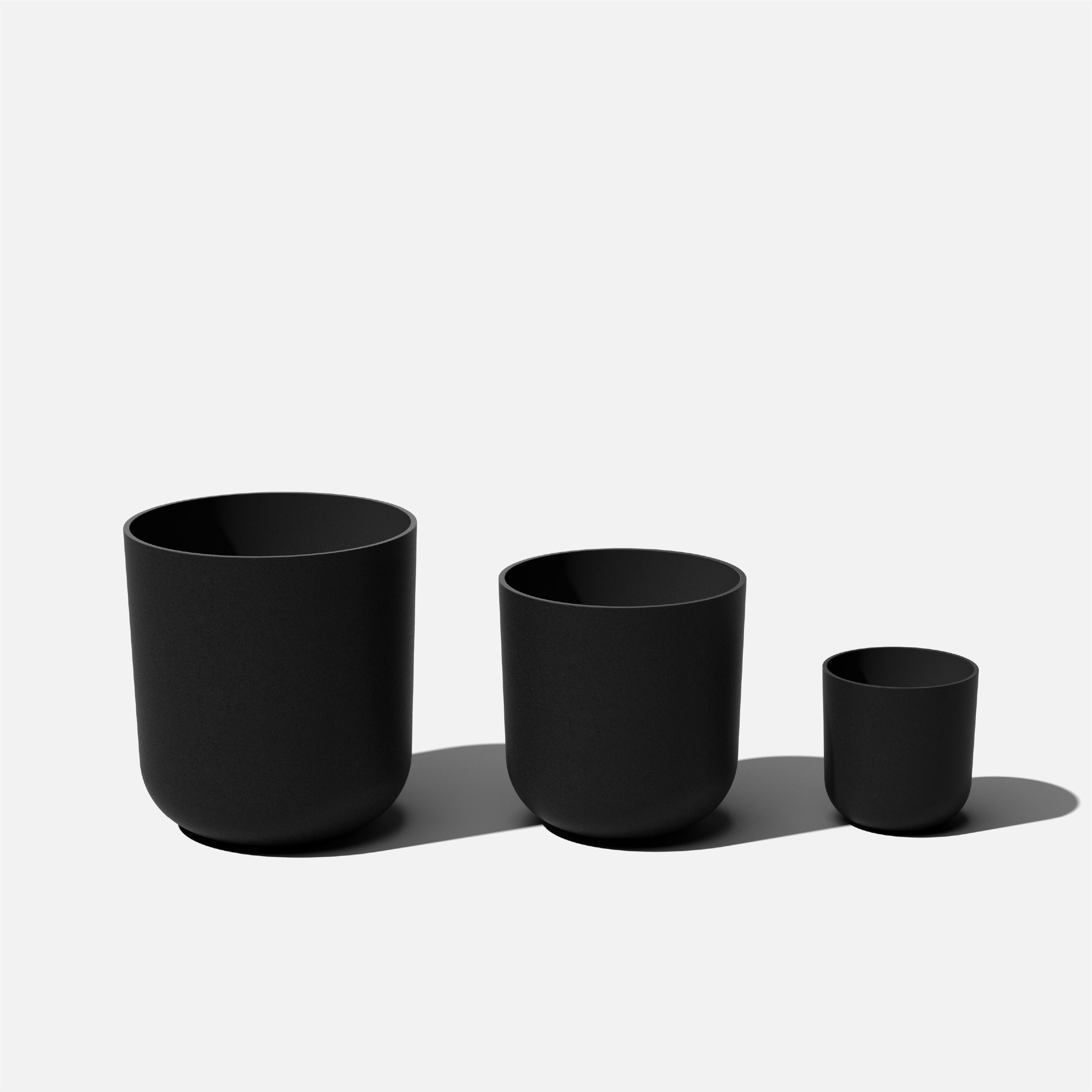 Veradek KNV-BUN-B Round 18.5-in W x 19.75-in H x Black Plastic Indoor/Outdoor Planter