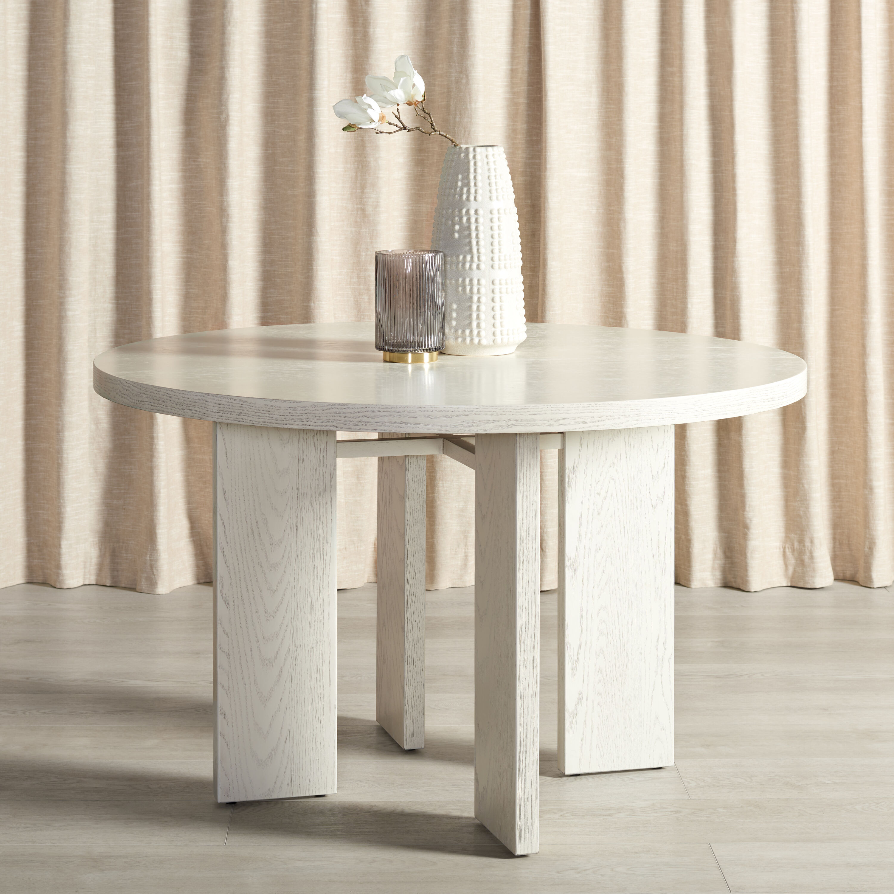 Safavieh Calamaria Round Wood Dining Table/White Wash