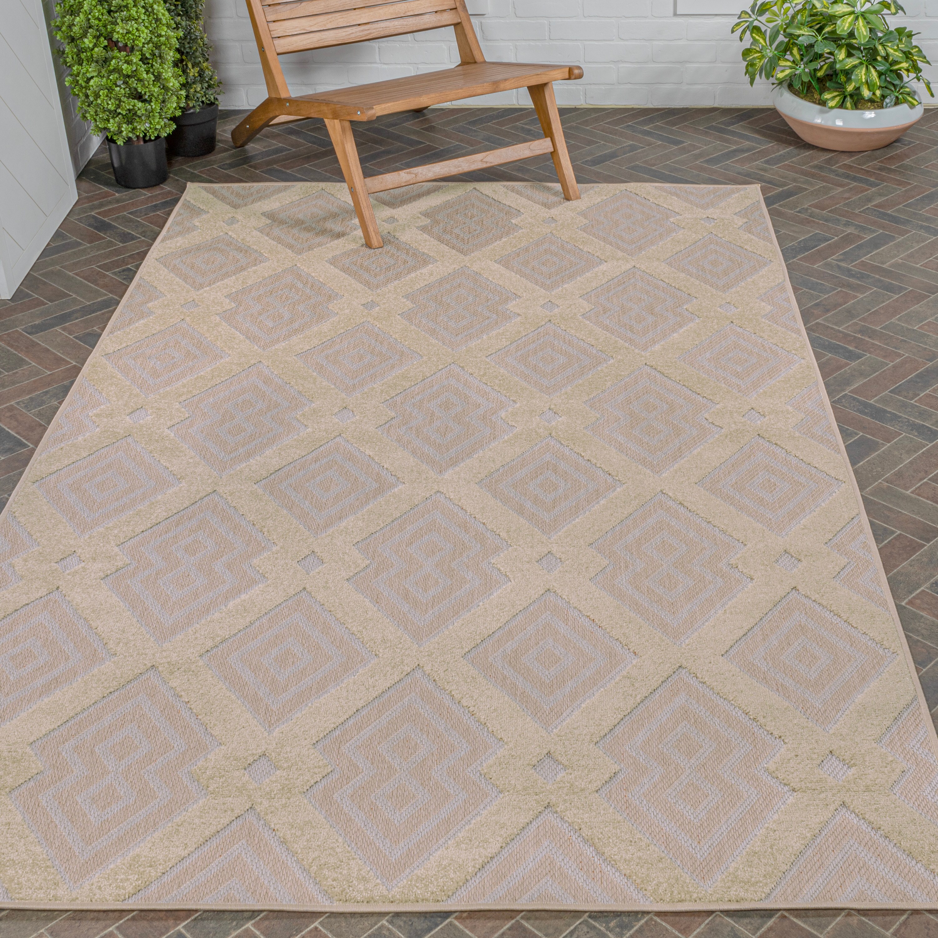 Gray Geometric Synthetic Reversible 5x8 Area Rug