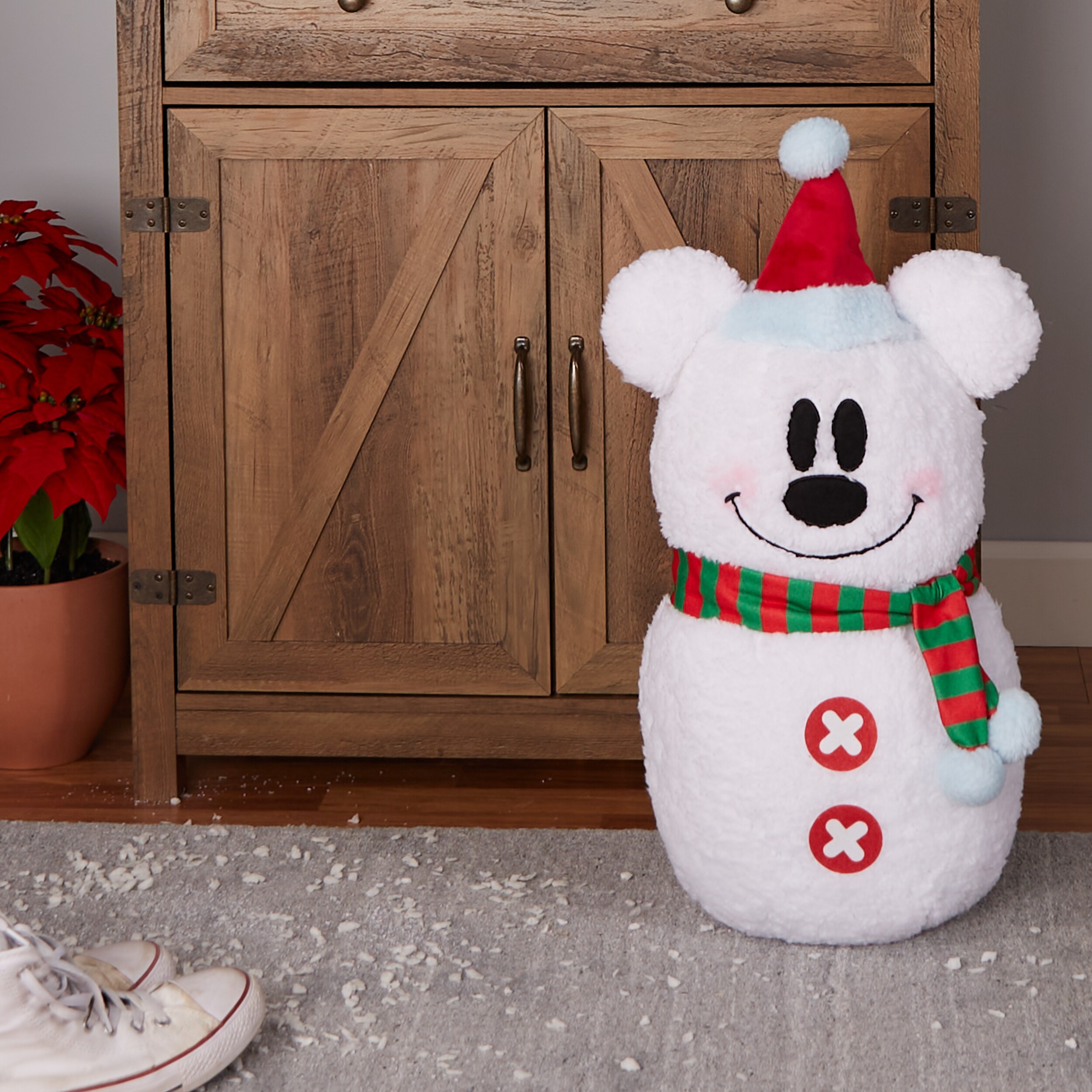 Disney mickey and good minnie mouse snowman sherpa