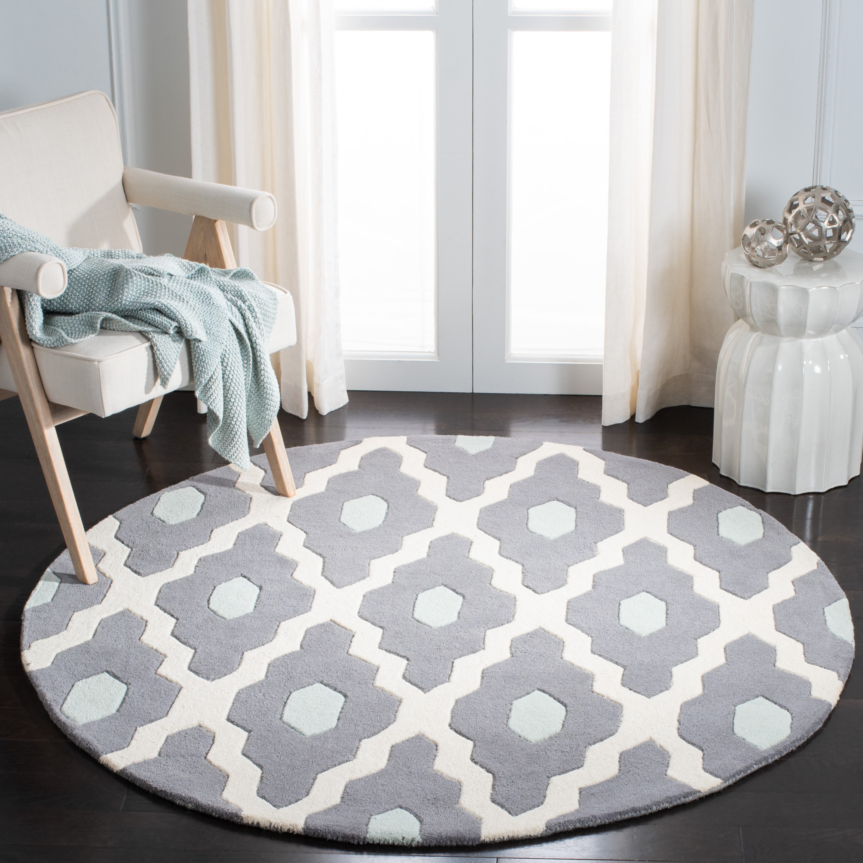  Chatham 748 Ivory/Dark Gray Contemporary 5ft x 5ft Round Rug