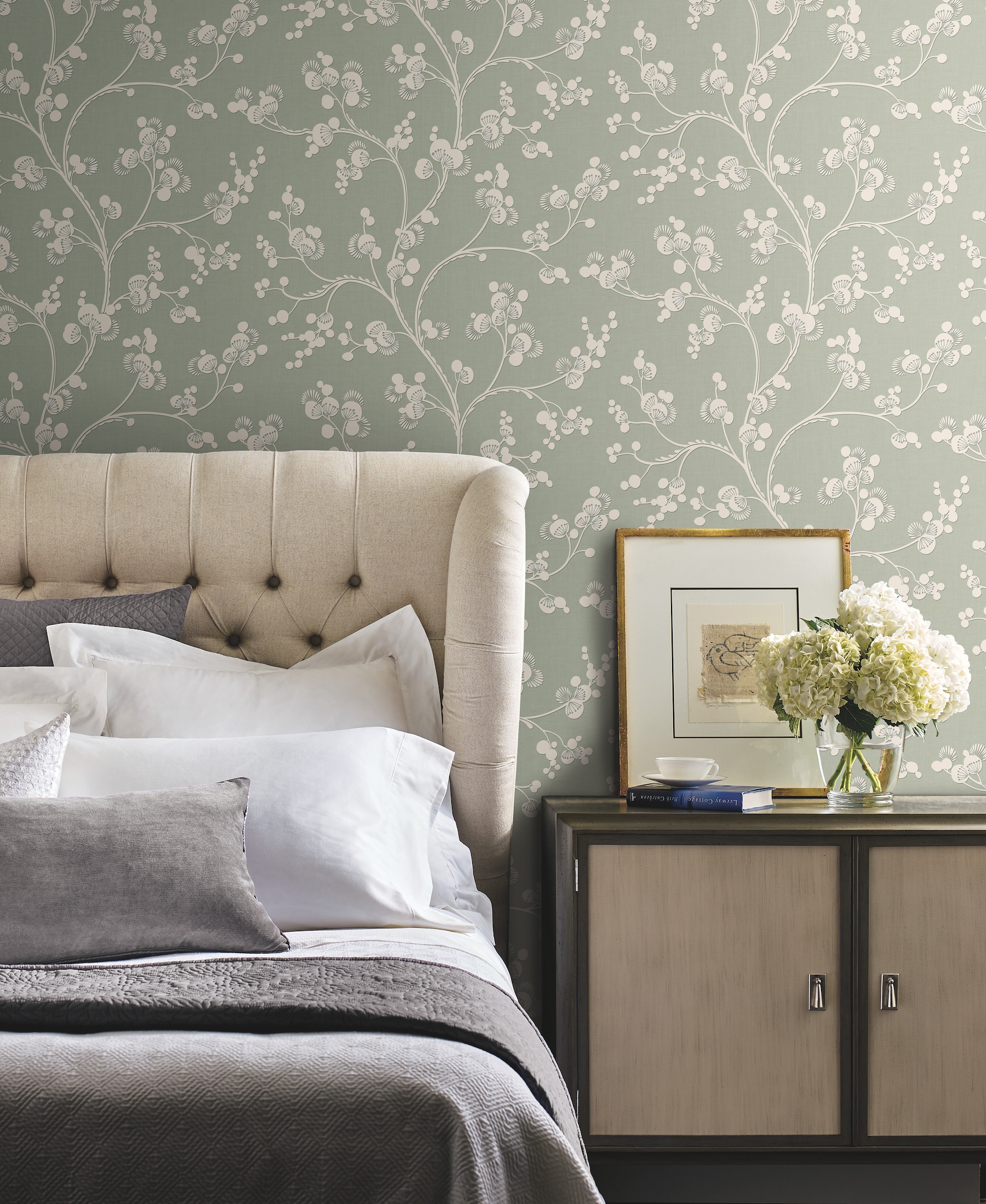 York Wallcoverings SS2503 Silhouettes 60.8-Sq. Feet Green Non-woven Ivy/Vines Prepasted Water Activated Paste Wallpaper