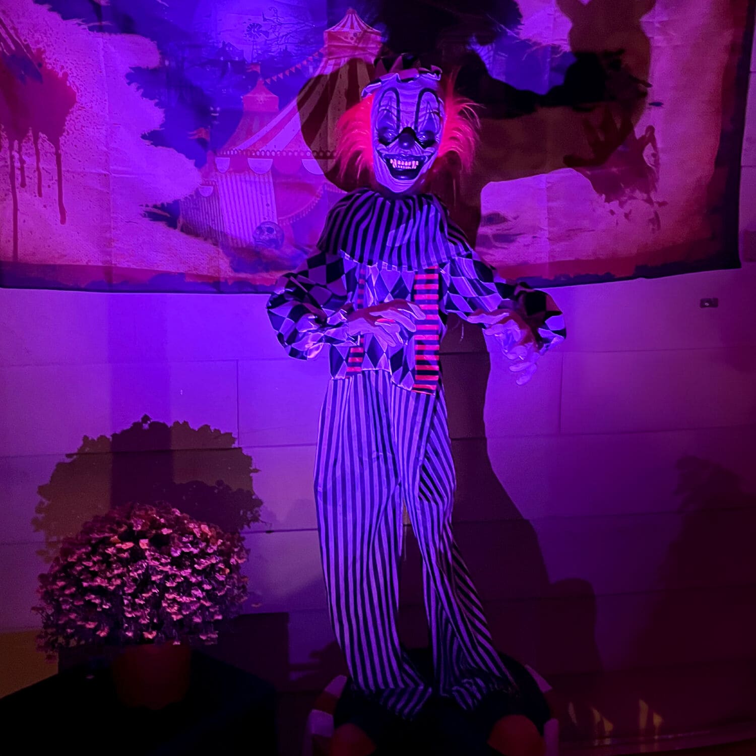 Animated Lifesize clown(lowes) deals Halloween prop