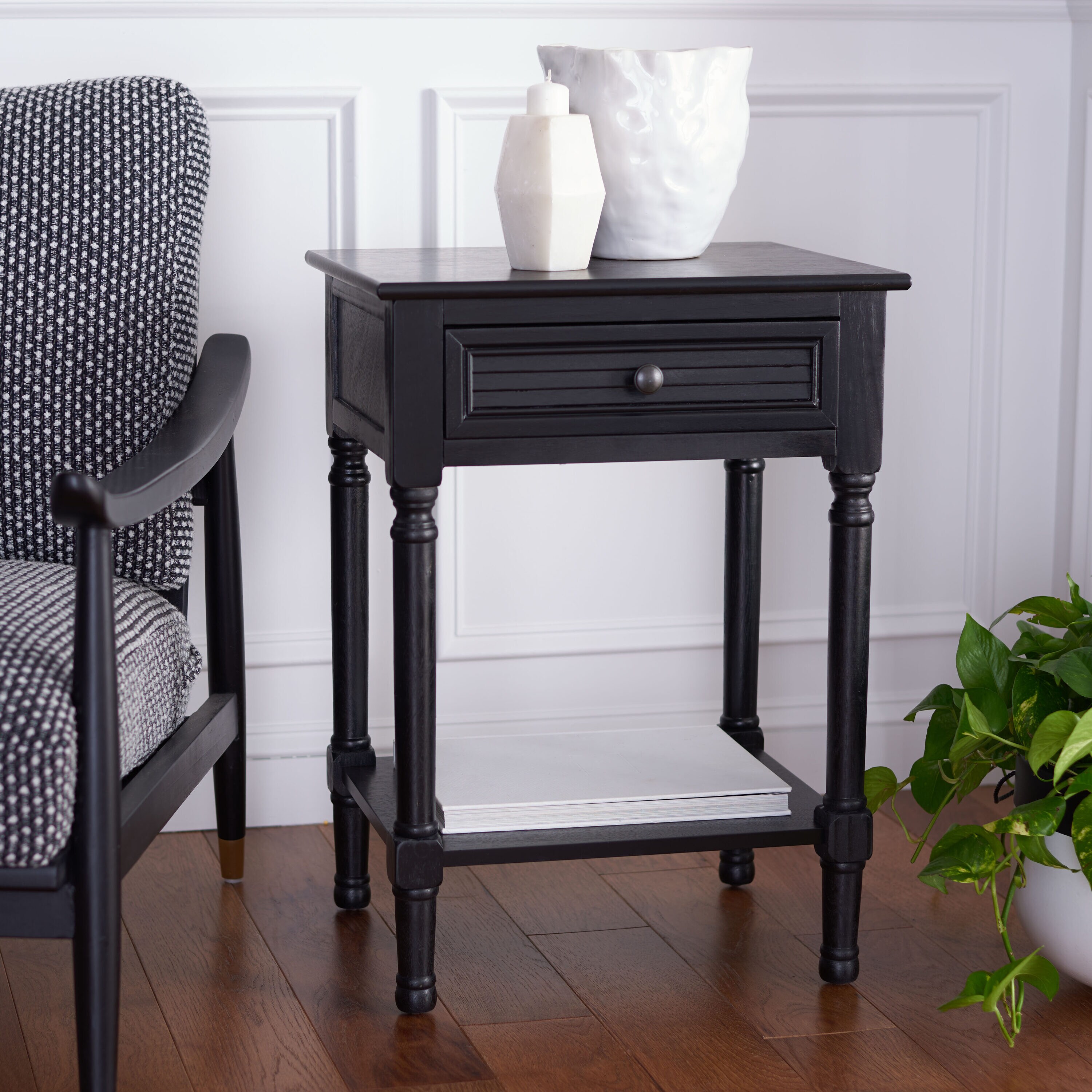 Safavieh ACC5714B Tate Traditional Style 1 Drawer Accent Table/Black