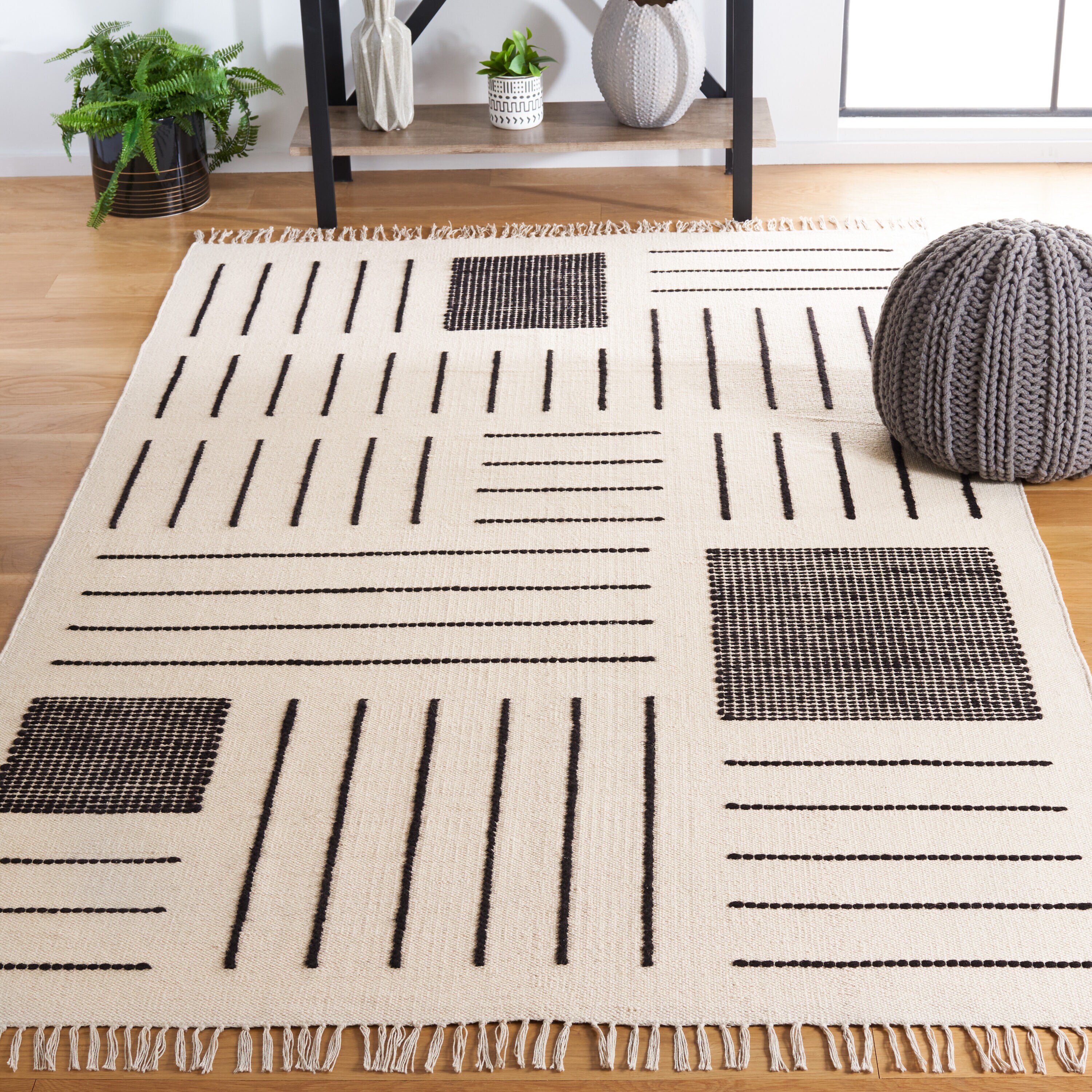  Kilim 326 Ivory/Black Contemporary 5Ft x 8Ft Medium Rectangle Rug