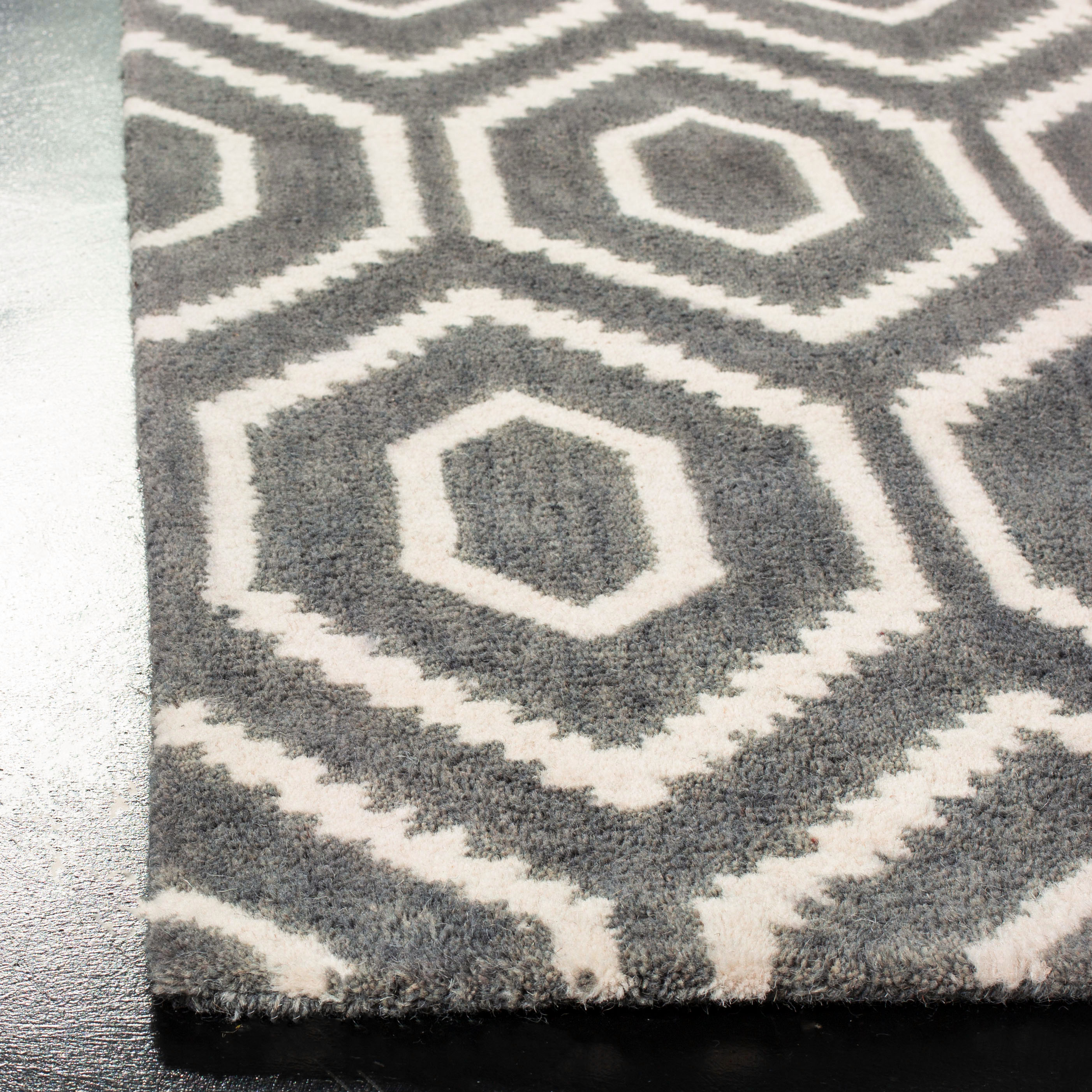 Safavieh HIM902F-26 rugs - View #3