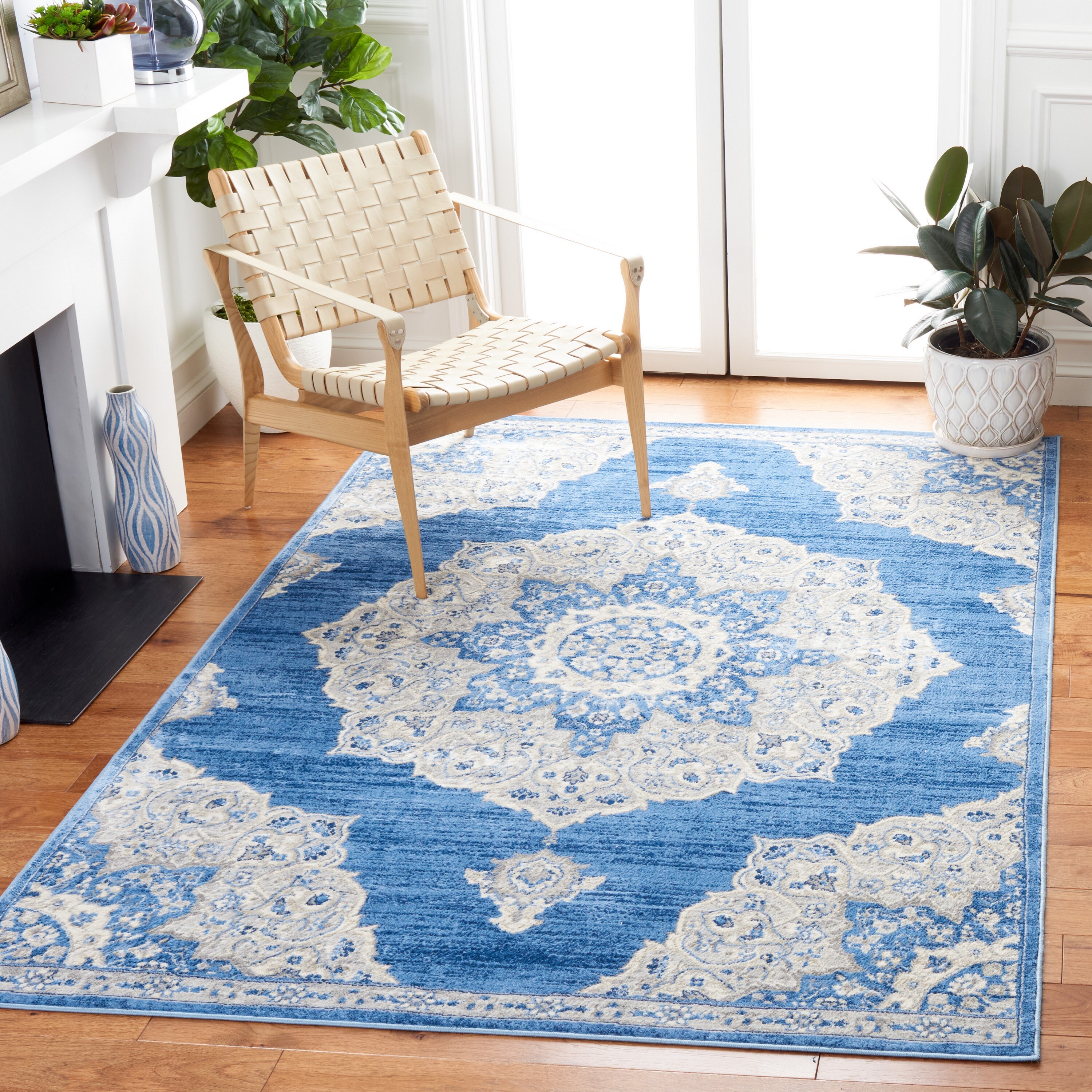 Safavieh BNT802M-4 Brentwood Coral 4 x 6 (ft) Loomed Polypropylene Blue/Gray Rectangular Indoor Distressed/Overdyed Vintage Area rug