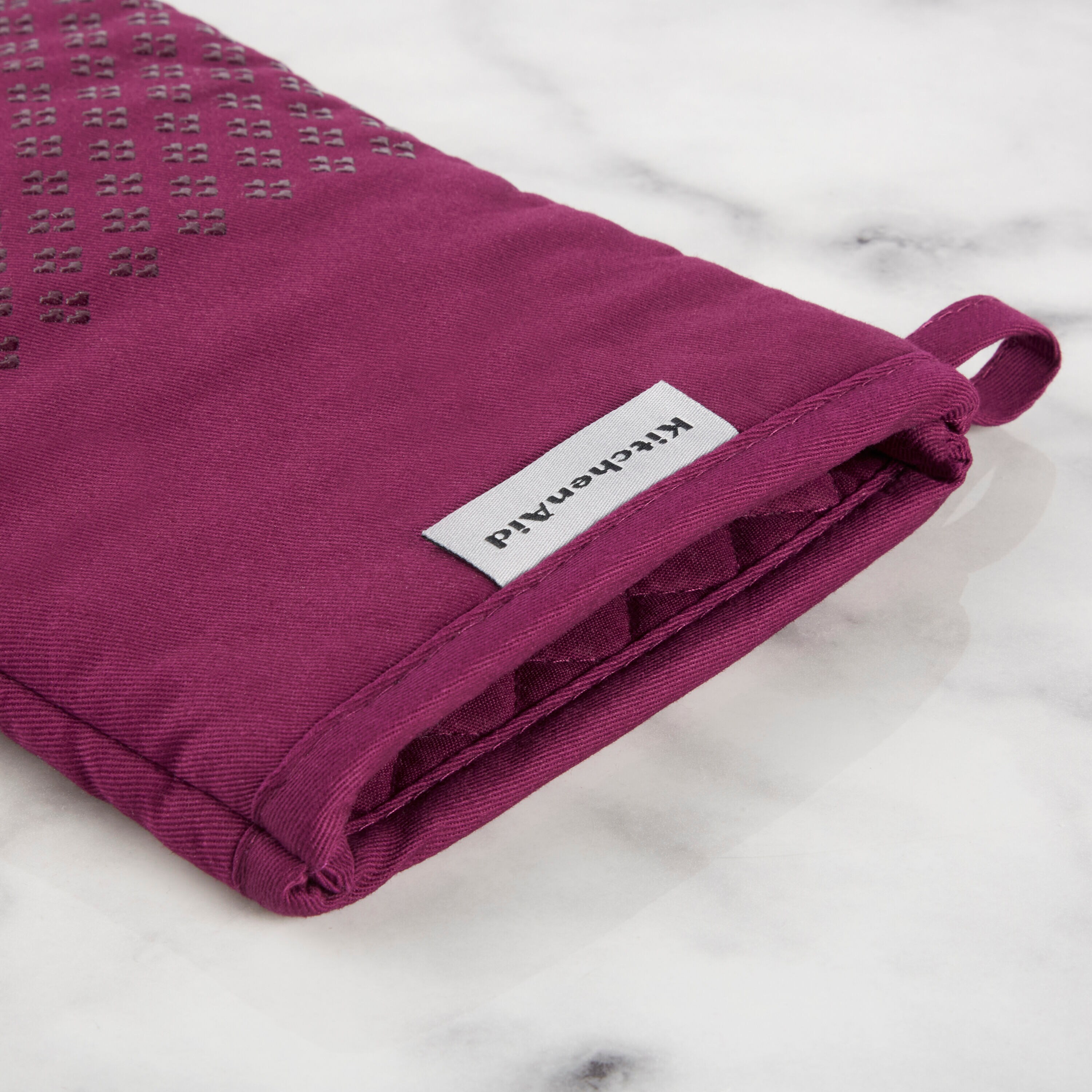 KitchenAid Asteroid Oven Mitts - Set of 2 - Heat Resistant Cotton - Silicone  Print Grips - 7-in x 12.5-in - Beet Purple in the Kitchen Towels department  at