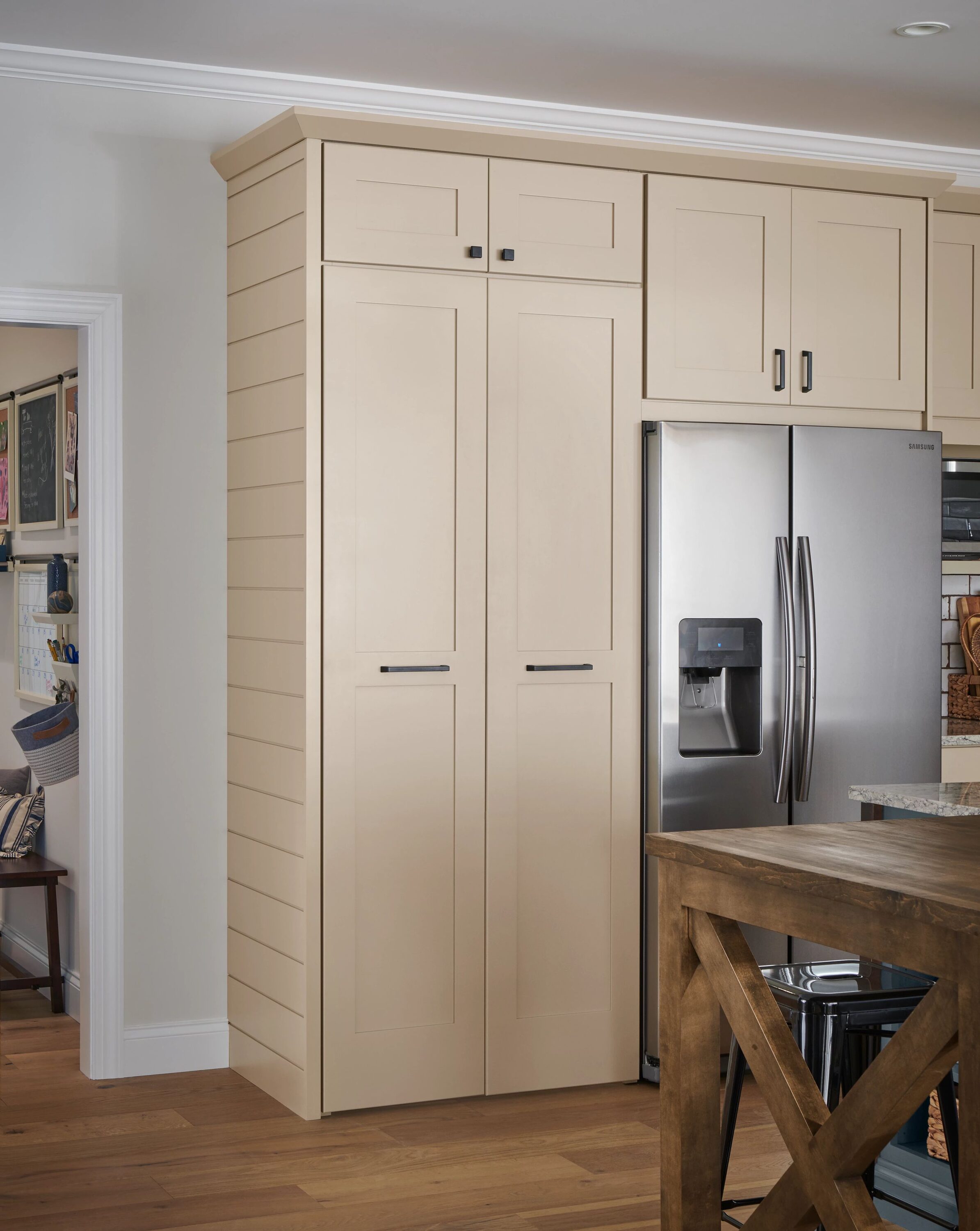 Schuler Cabinetry LKSCH.SGRCRK.PG.SFRI Cabinet-Samples - View #8
