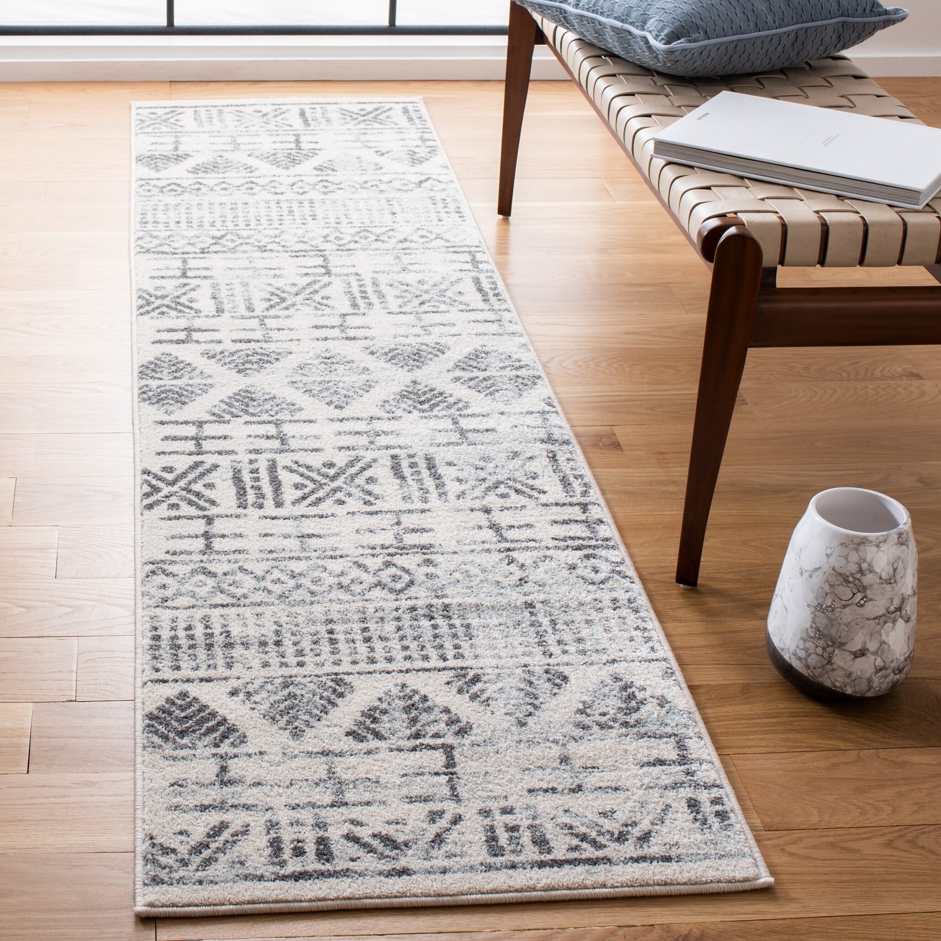 Safavieh - Mercer 416A Ivory/Charcoal 2 x 8 Runner rug