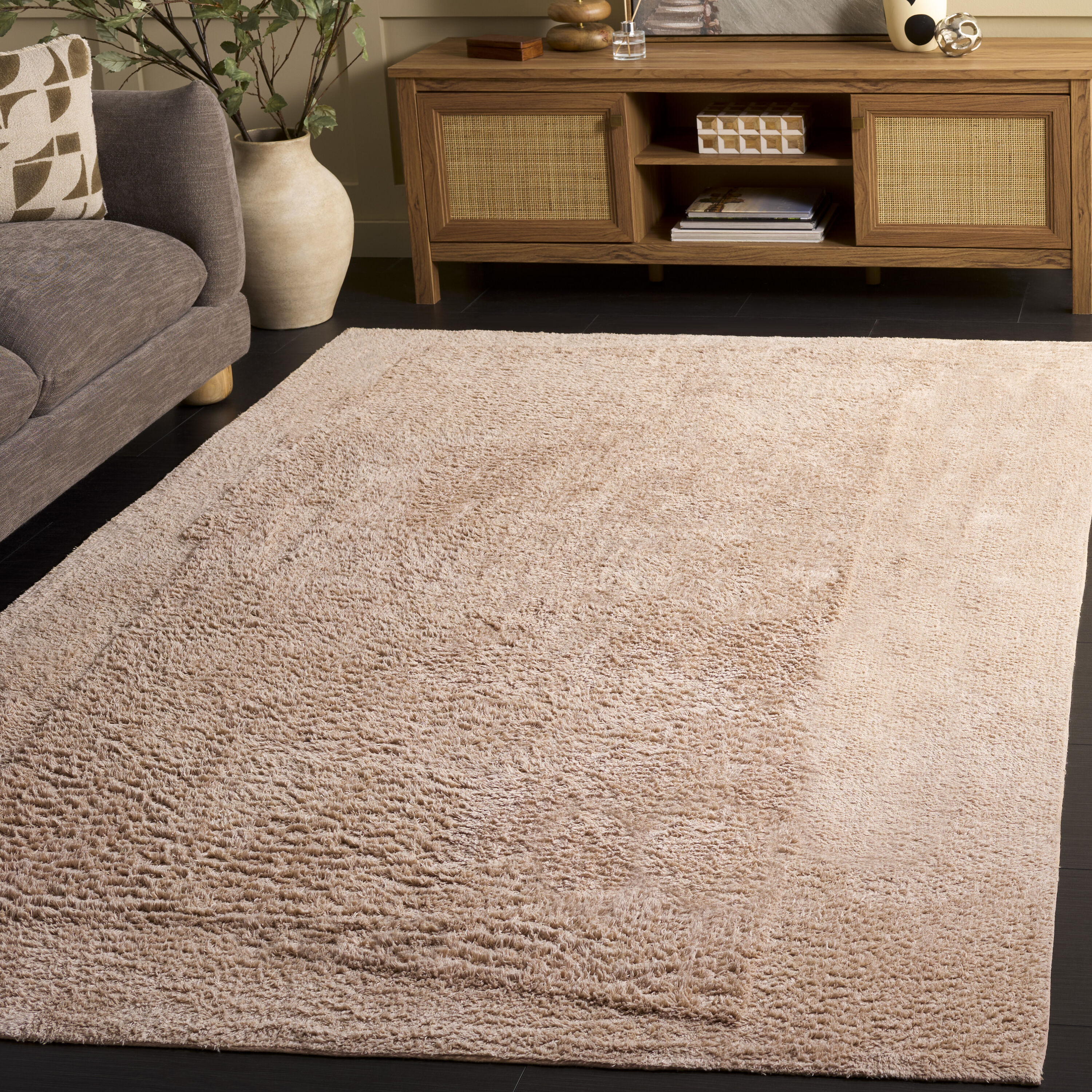  Easy Care 224 Pink Modern 5ft x 8ft Medium Rectangle Rug