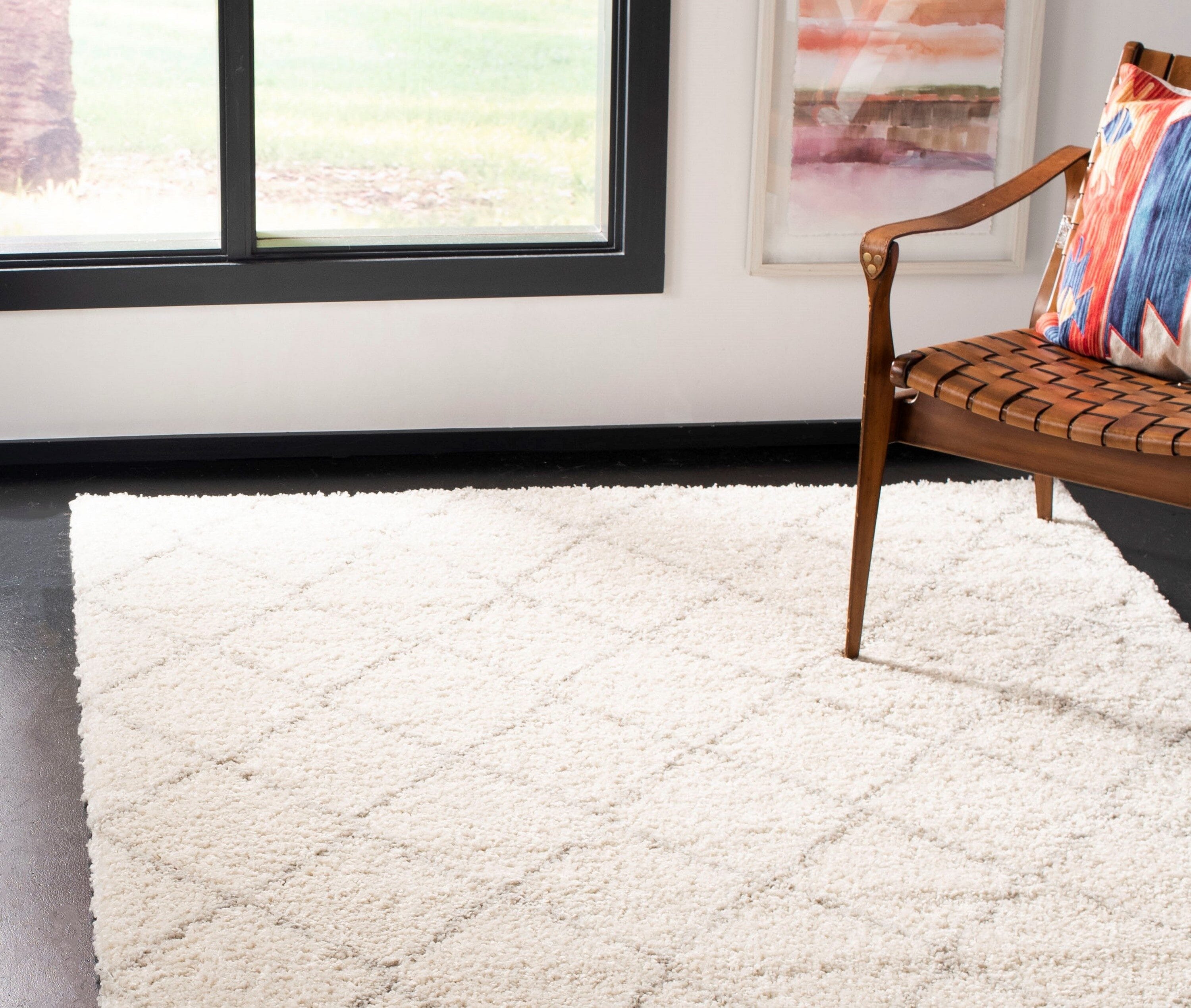 Ivory Geometric Shag Rectangular Synthetic Rug, 2'3" x 4'