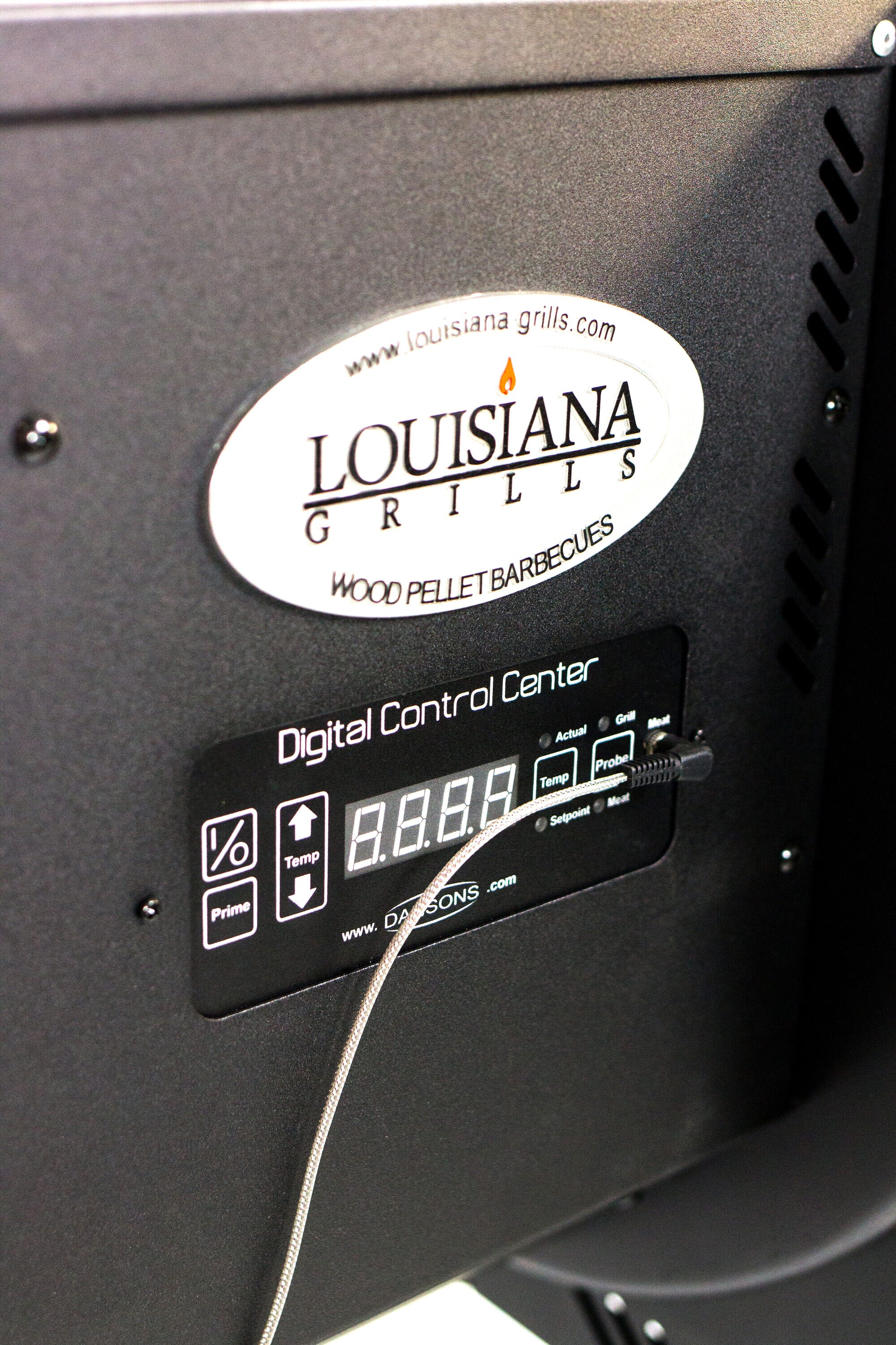 Louisiana Grills Wood Pellet 707-Sq. in Black Pellet Grill