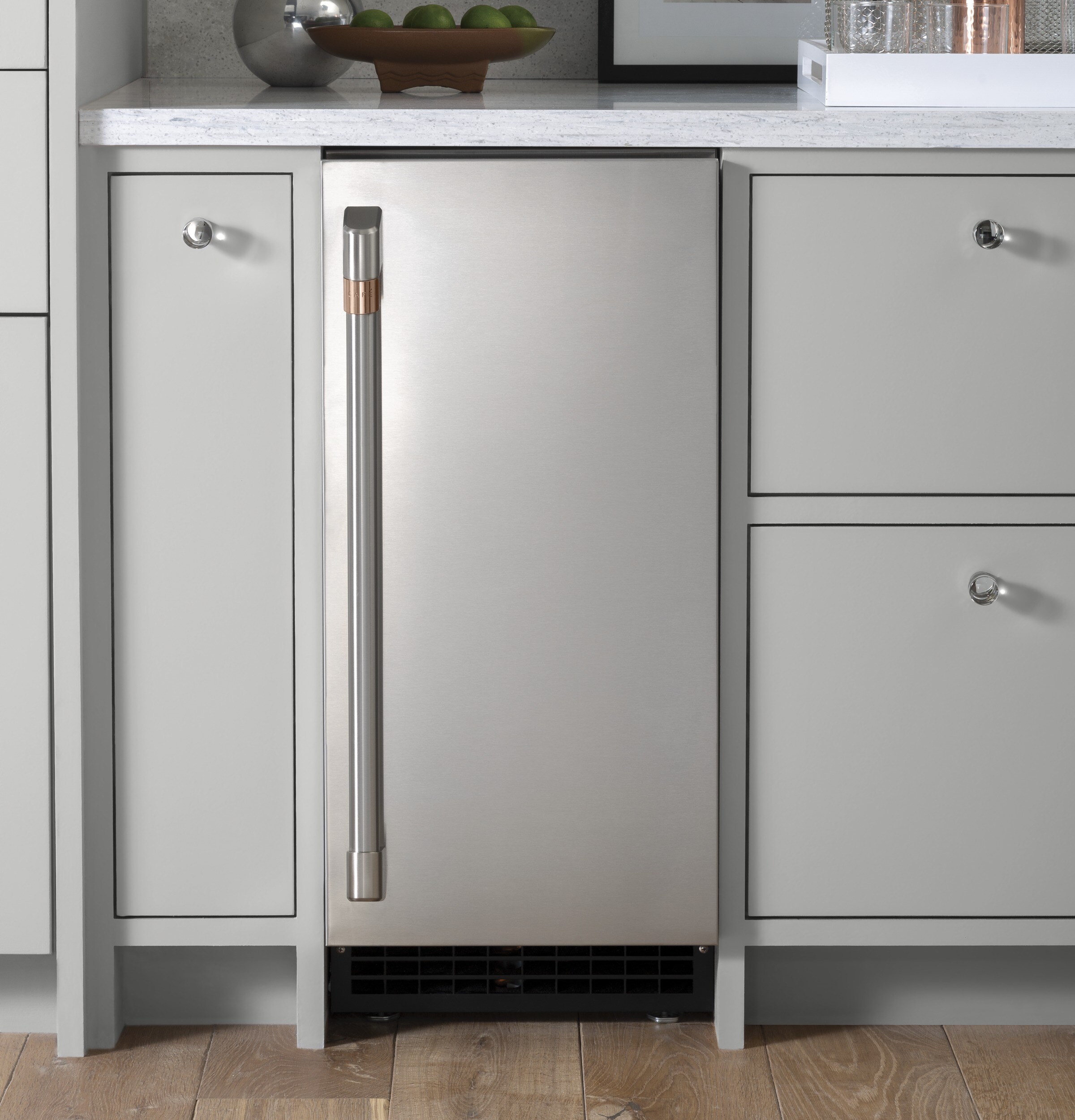 Cafe CIP75S1 Icemaker-Access - View #3