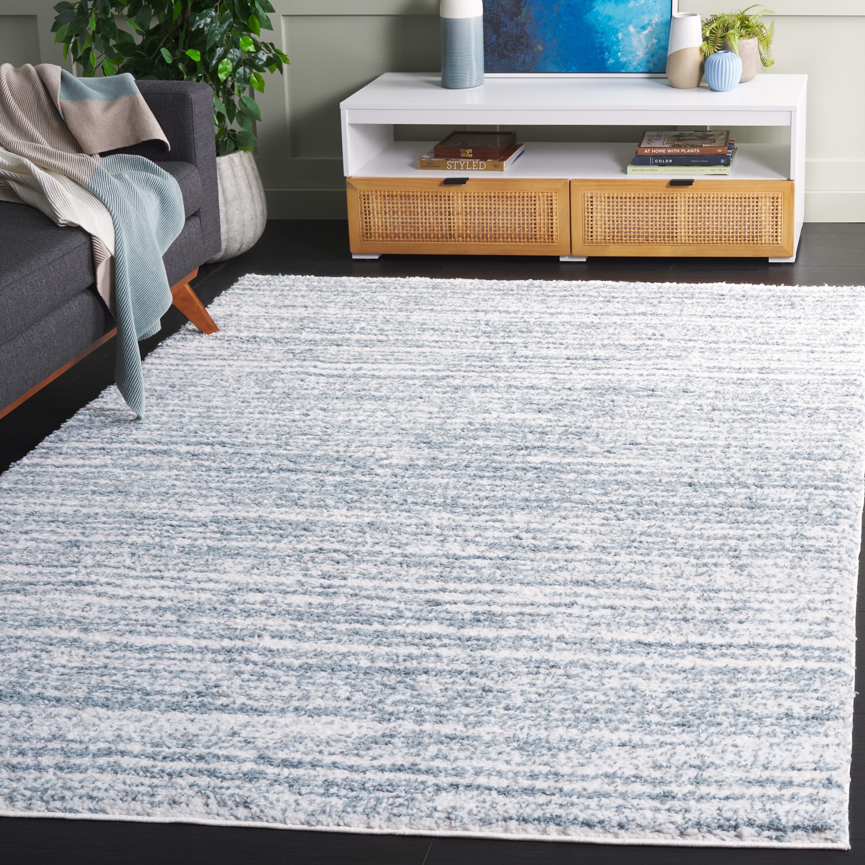 Rumi Shag 110L Light Blue / Ivory 4ft x 6ft