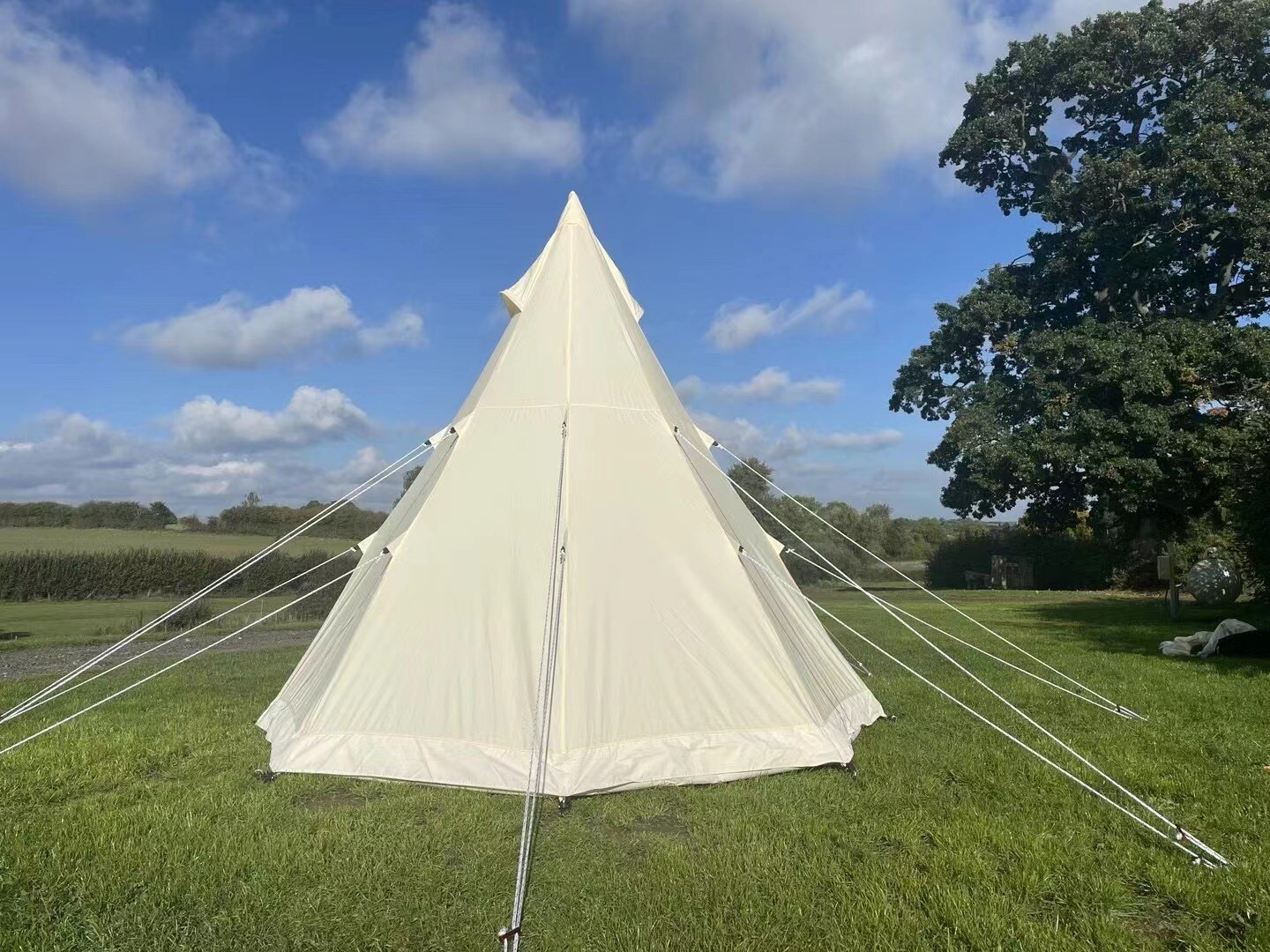 Huluwat T228866 tents - View #2