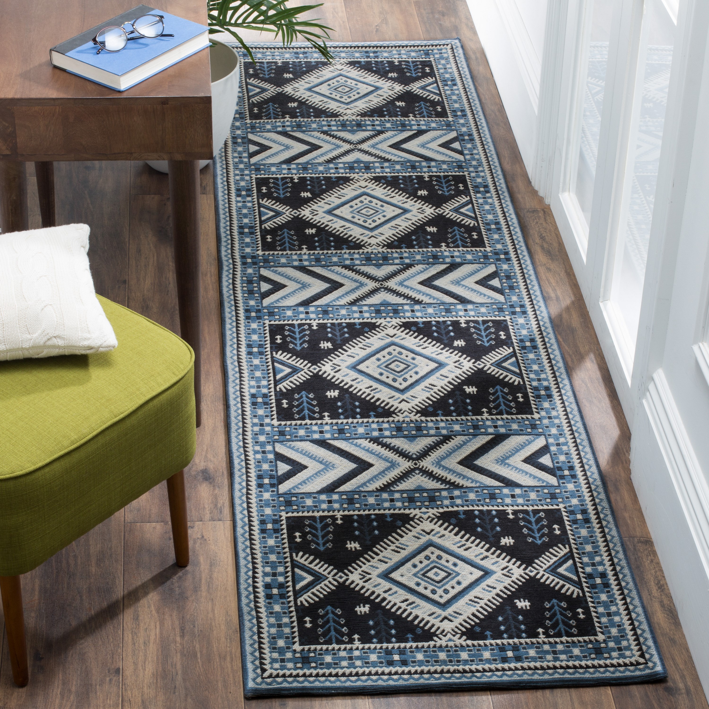 Safavieh CLV511A-28 Classic Vintage Clia 2 x 8 (ft) Loomed Cotton Navy/Light Blue Rectangular Indoor Abstract Global Runner rug