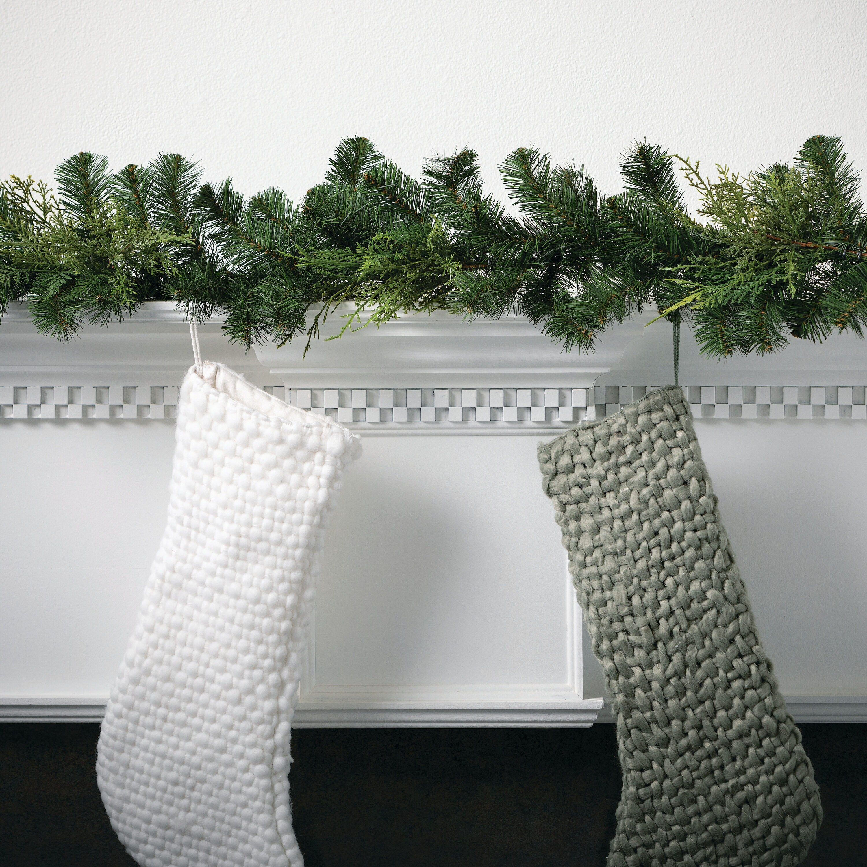 Sullivans GD1501 Artificial-Christmas-Garland - View #3