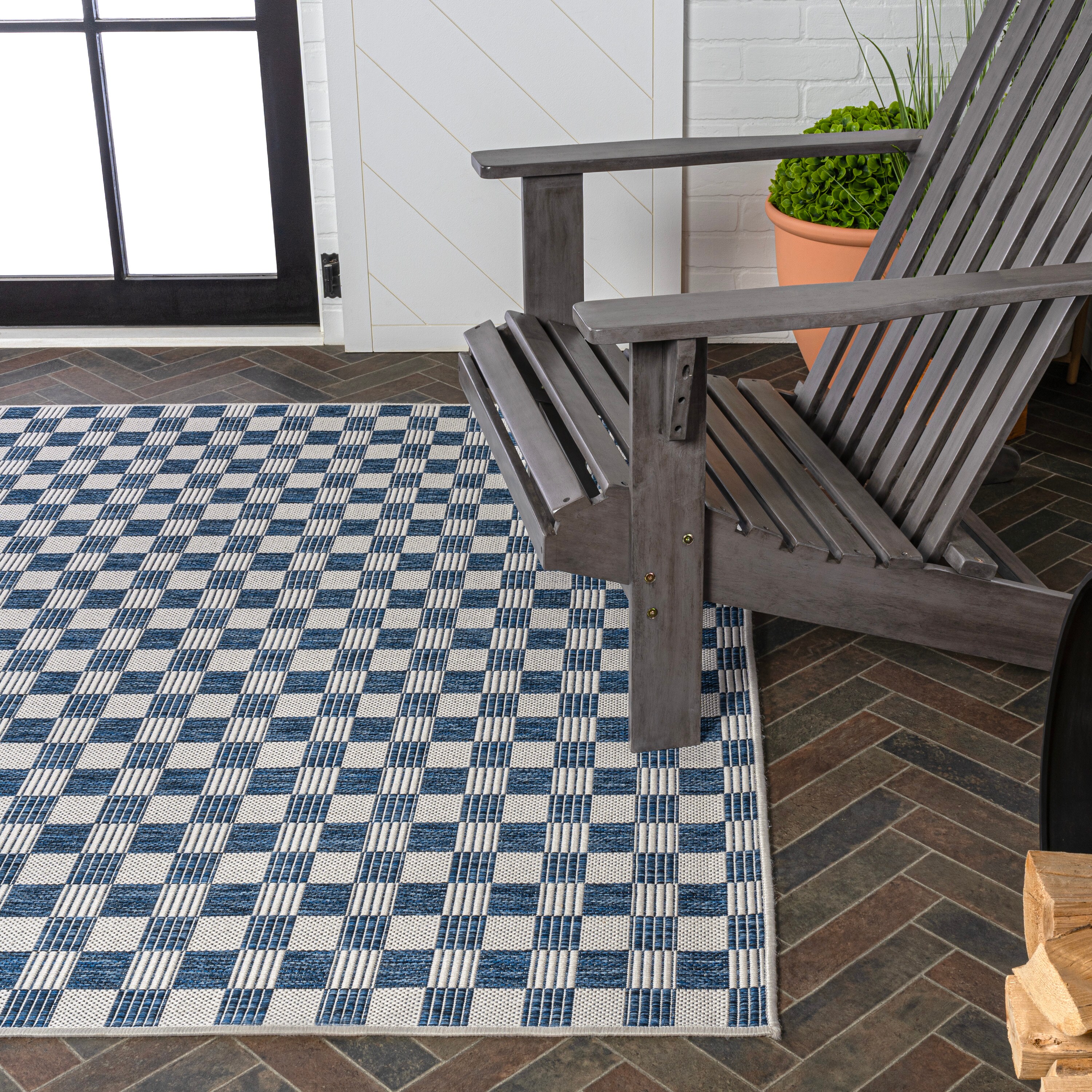 Aimee Navy and Cream Synthetic Checkerboard 3 x 5 Area Rug