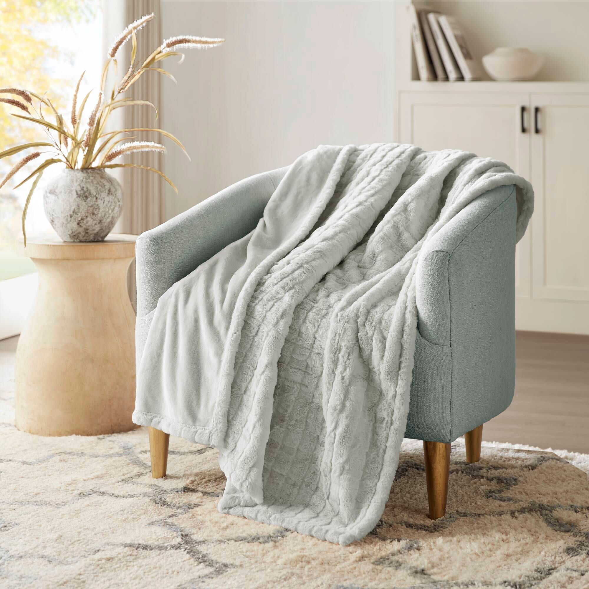 Beautyrest BR54-4698 Grey Texture 50-in x 70-in Polyester Throw