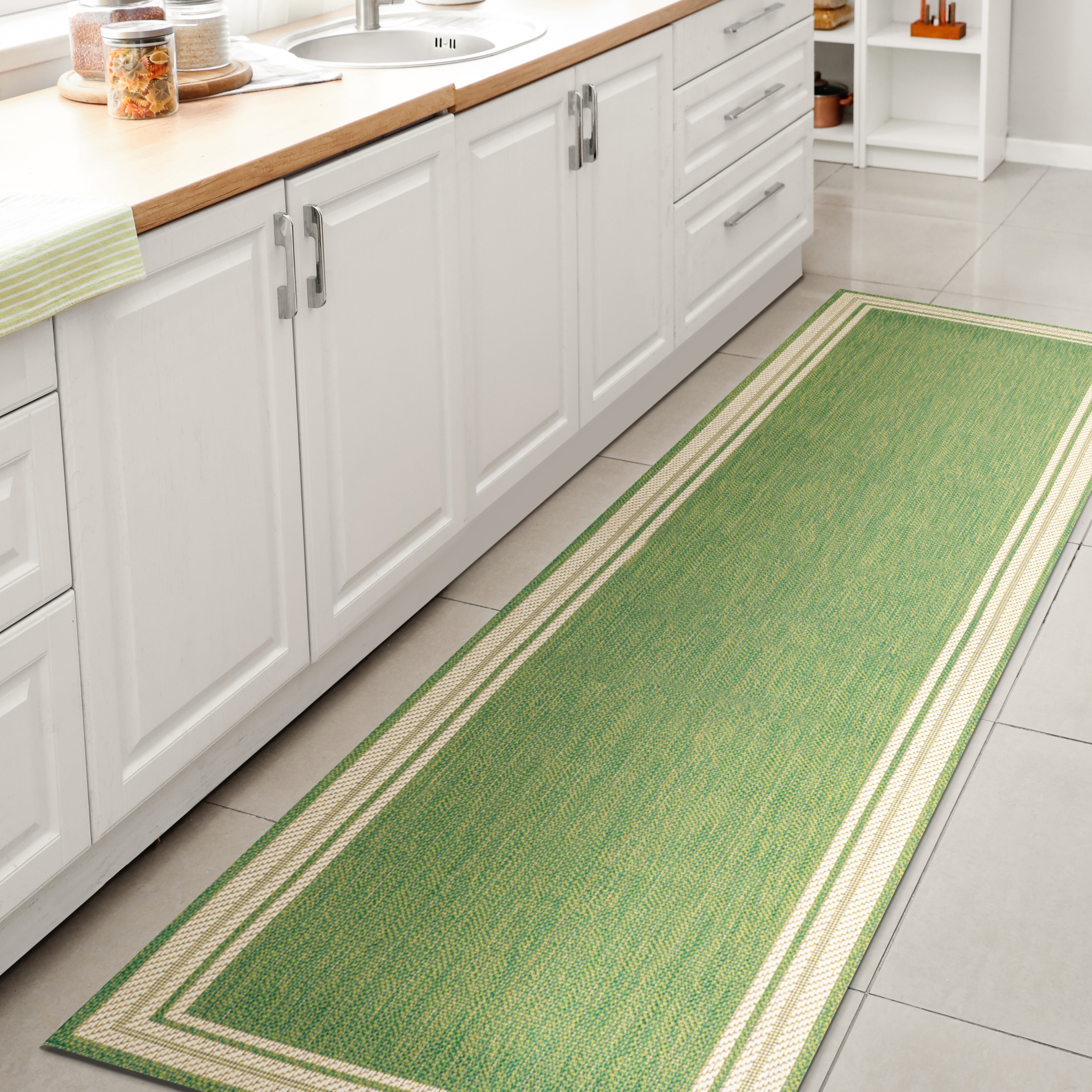 JONATHAN  Y SMB201E-28 Santa Monica James 2 x 8 (ft) Loomed Polypropylene Green/Cream Rectangular Indoor/Outdoor Border Farmhouse/Cottage Runner rug