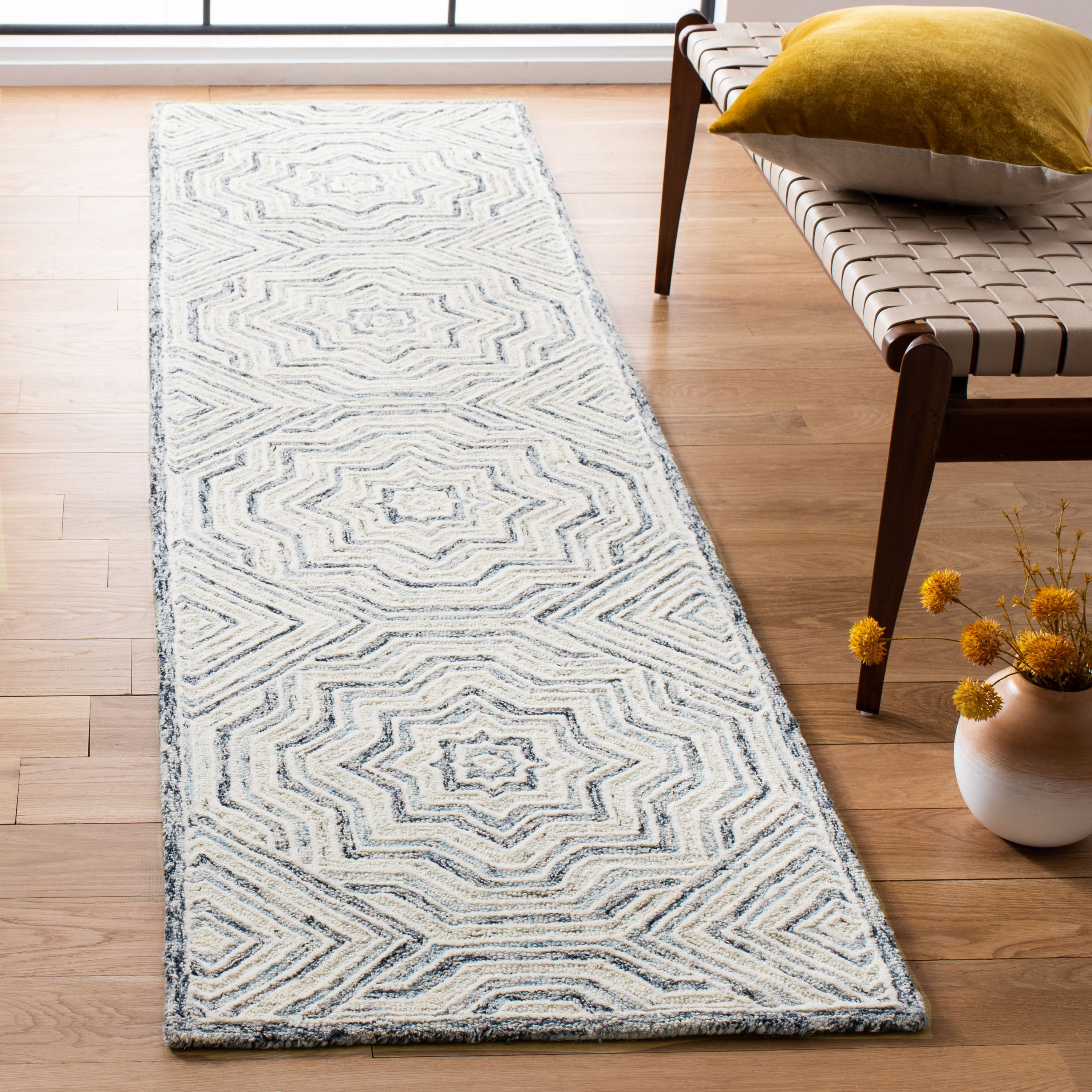 Safavieh CPR215B-29 Capri 2 x 9 (ft) Tufted Wool Beige/Blue Rectangular Indoor Geometric Bohemian/Eclectic Runner rug