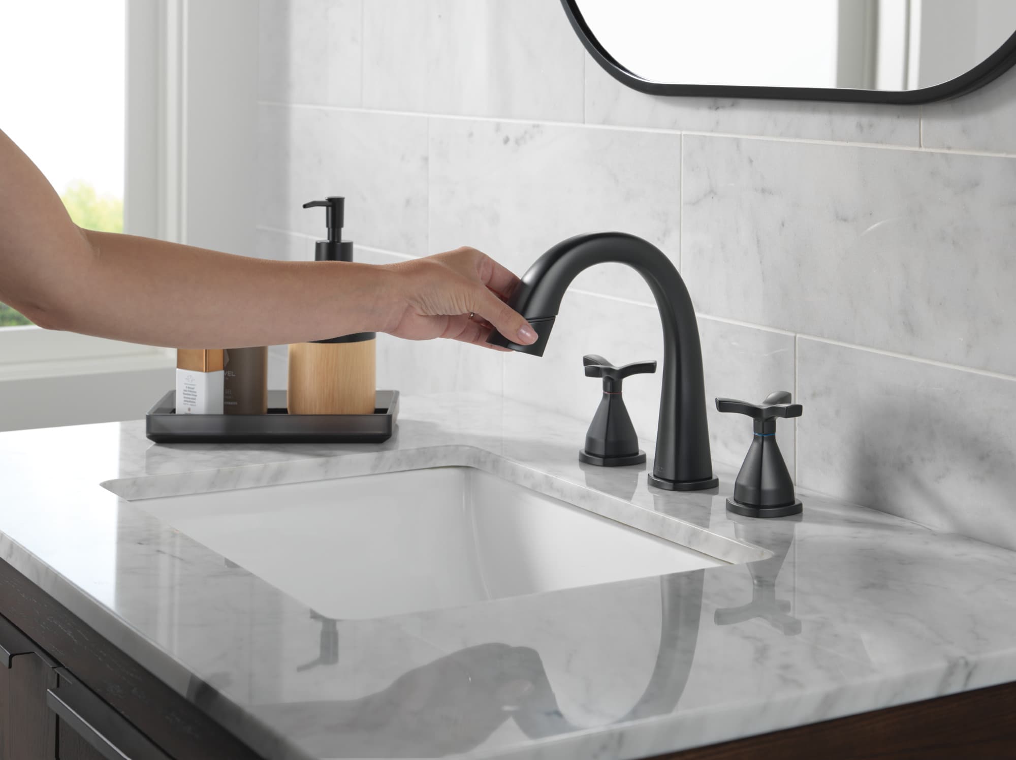 Delta Stryke Matte Black Widespread 2 Handle Watersense Pull Down Bathroom Sink Faucet With 9650