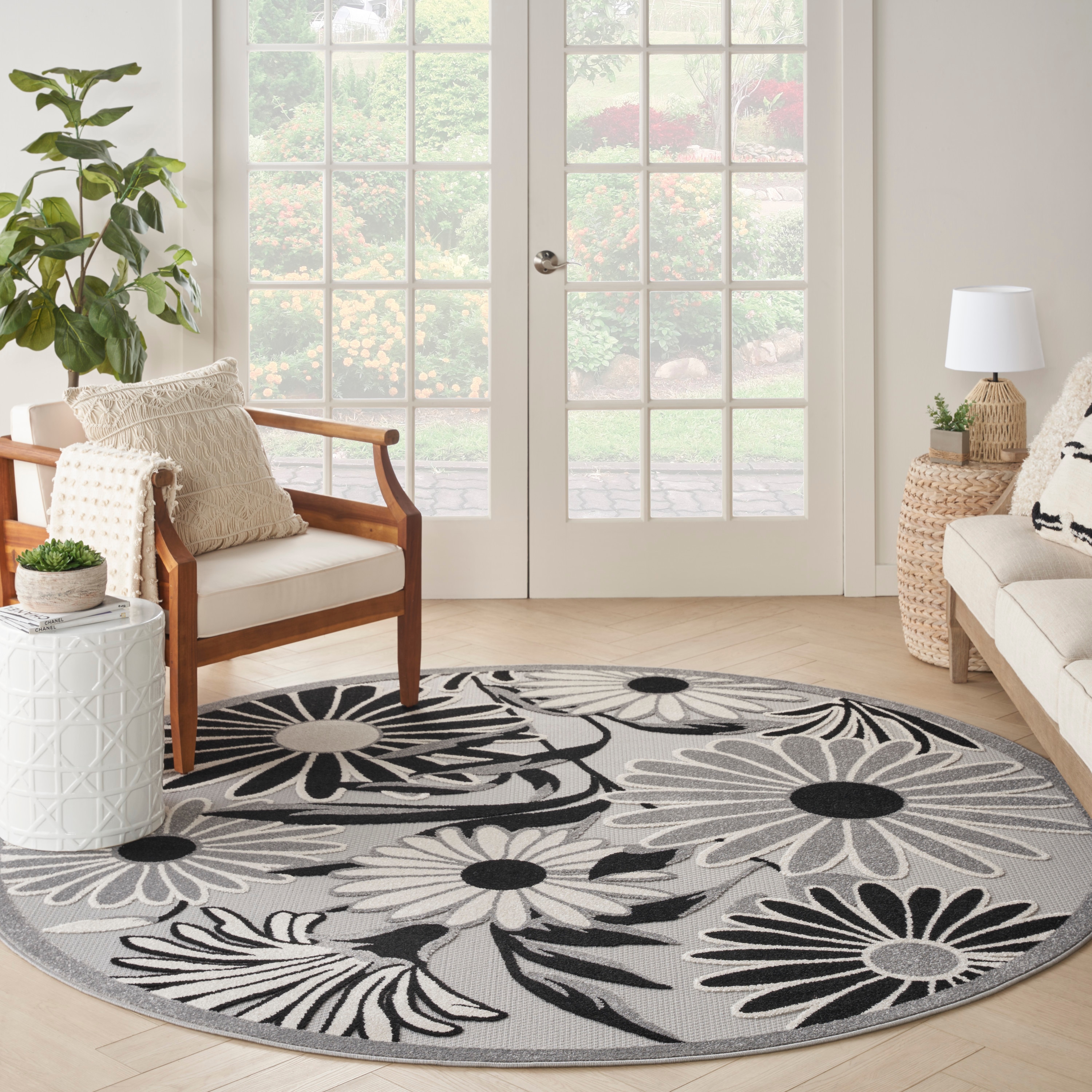 Nourison Aloha 8 x 8 Black White Round Indoor/Outdoor Floral/Botanical Area  Rug in the Rugs department at