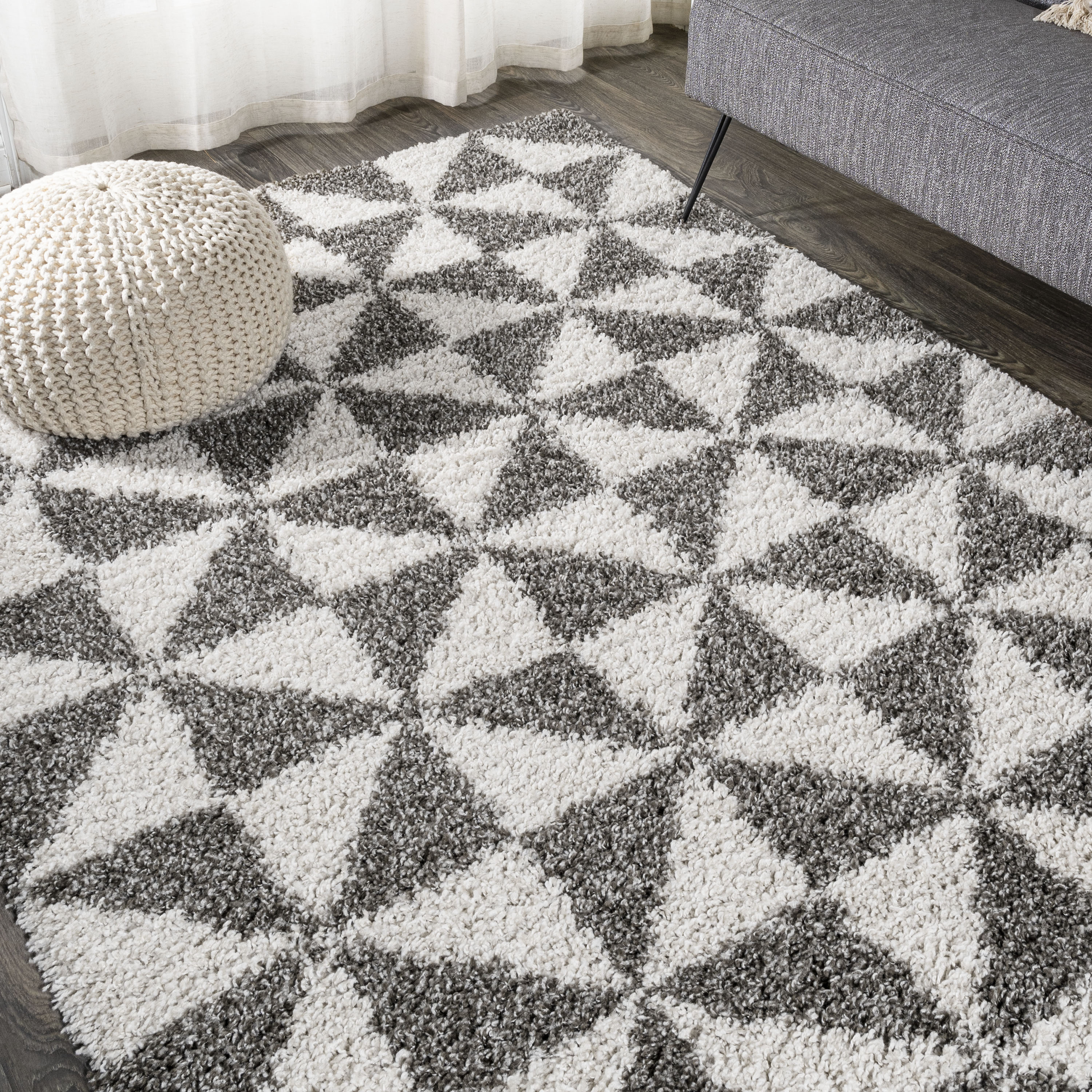 Moroccan-Inspired Geometric Gray Shag Rug 4' x 6'