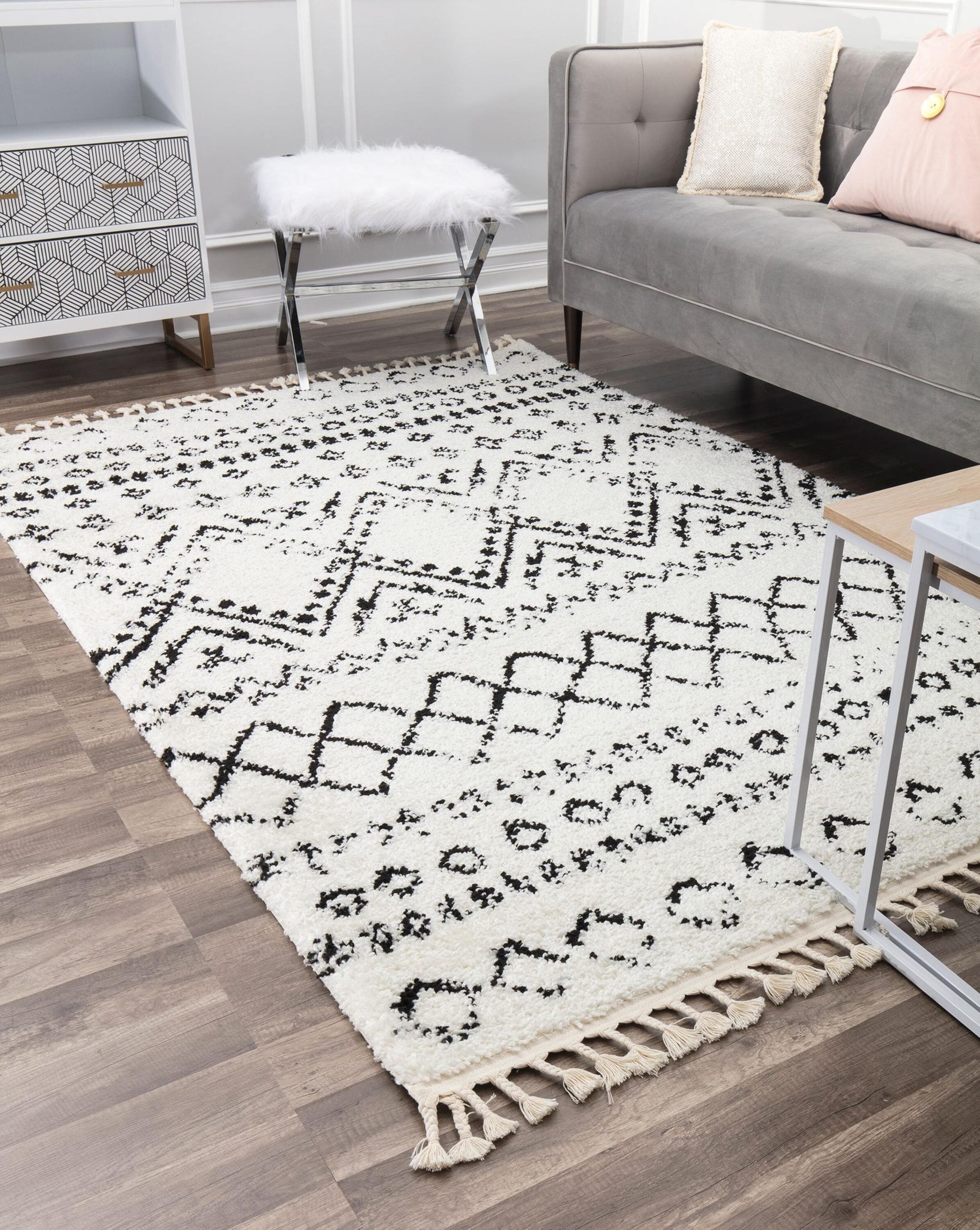 Whisper White 5' x 7' Shag Synthetic Area Rug