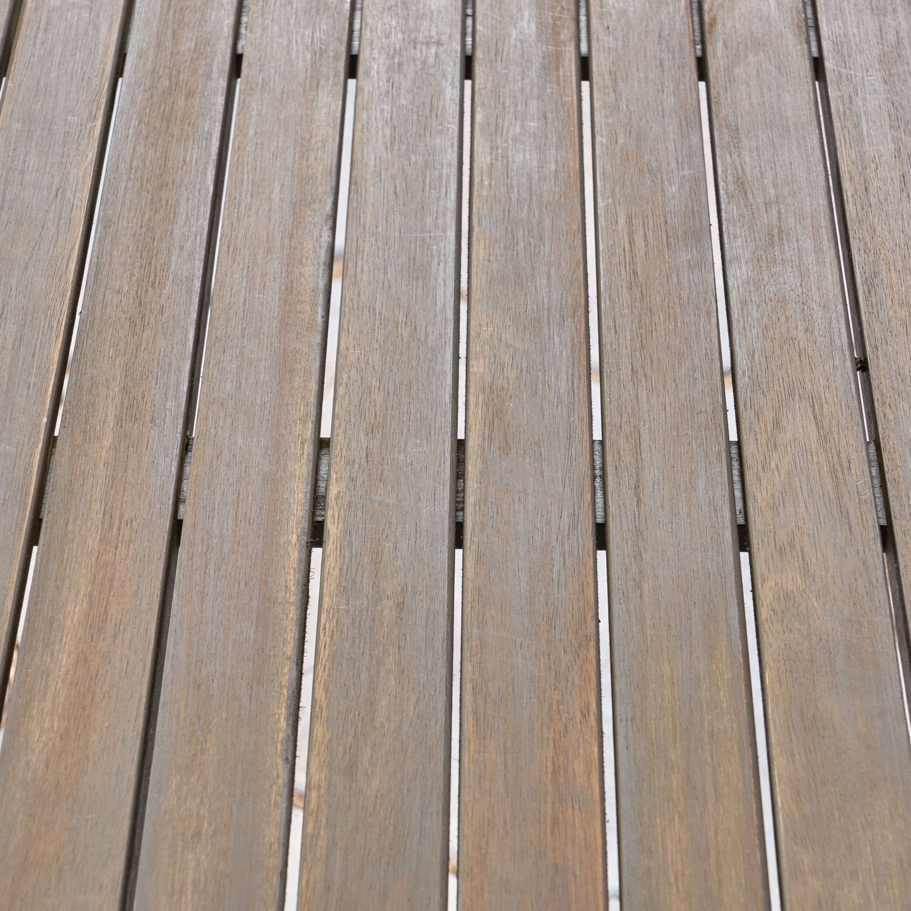 Gray Acacia Wood Round Outdoor Dining Table for 4