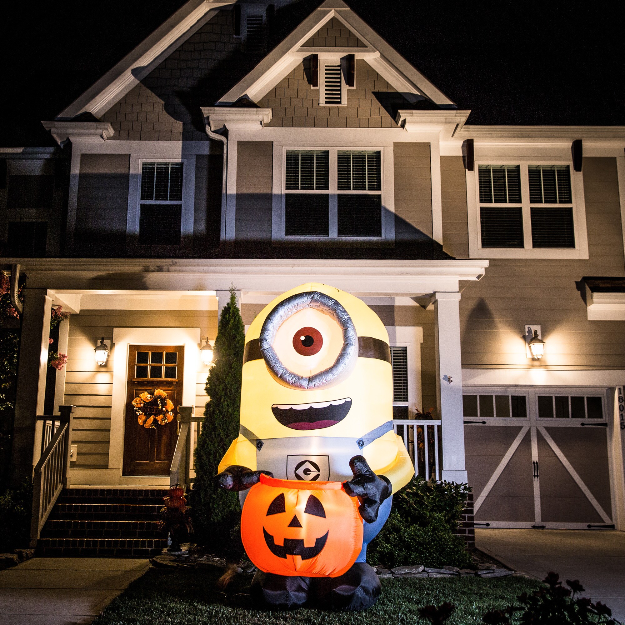 Gemmy 8ft x 5ft Lighted Minion Halloween Inflatable at